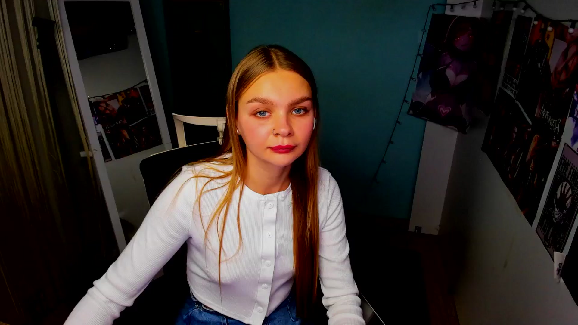 Gallery image thumbnail from Valery_Lovee's myfreecams stream on, 09/08/2025, 11:37 image 13 of 20