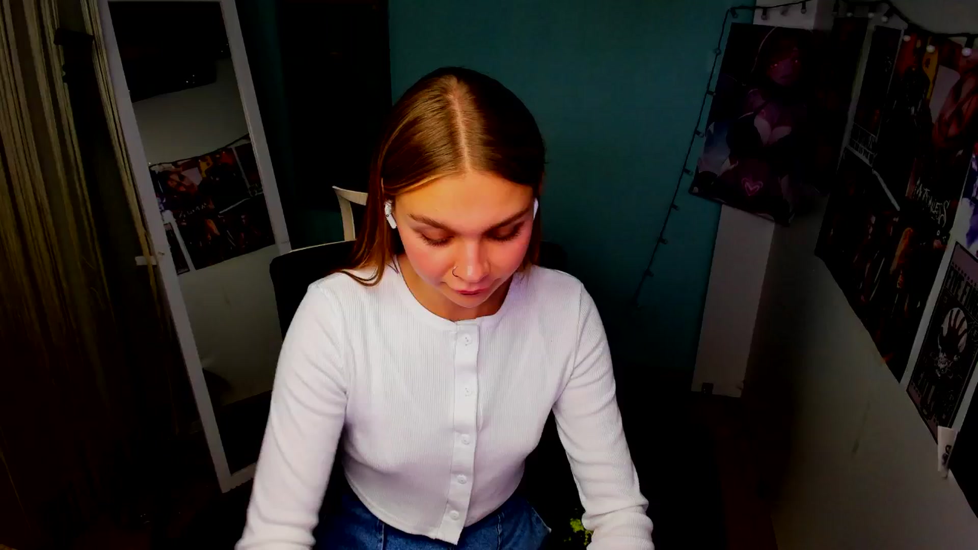 Gallery image thumbnail from Valery_Lovee's myfreecams stream on, 09/08/2025, 11:37 image 2 of 20