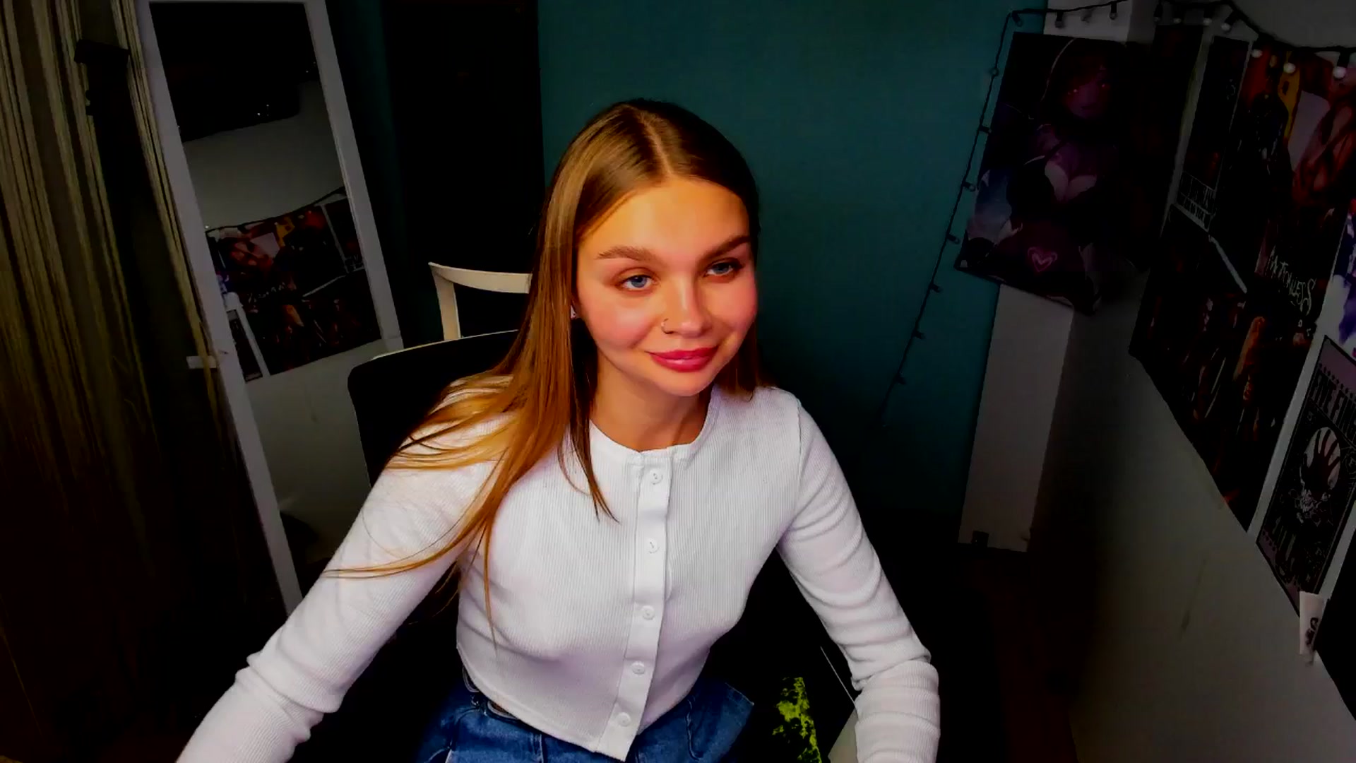 Gallery image thumbnail from Valery_Lovee's myfreecams stream on, 09/08/2025, 11:37 image 8 of 20