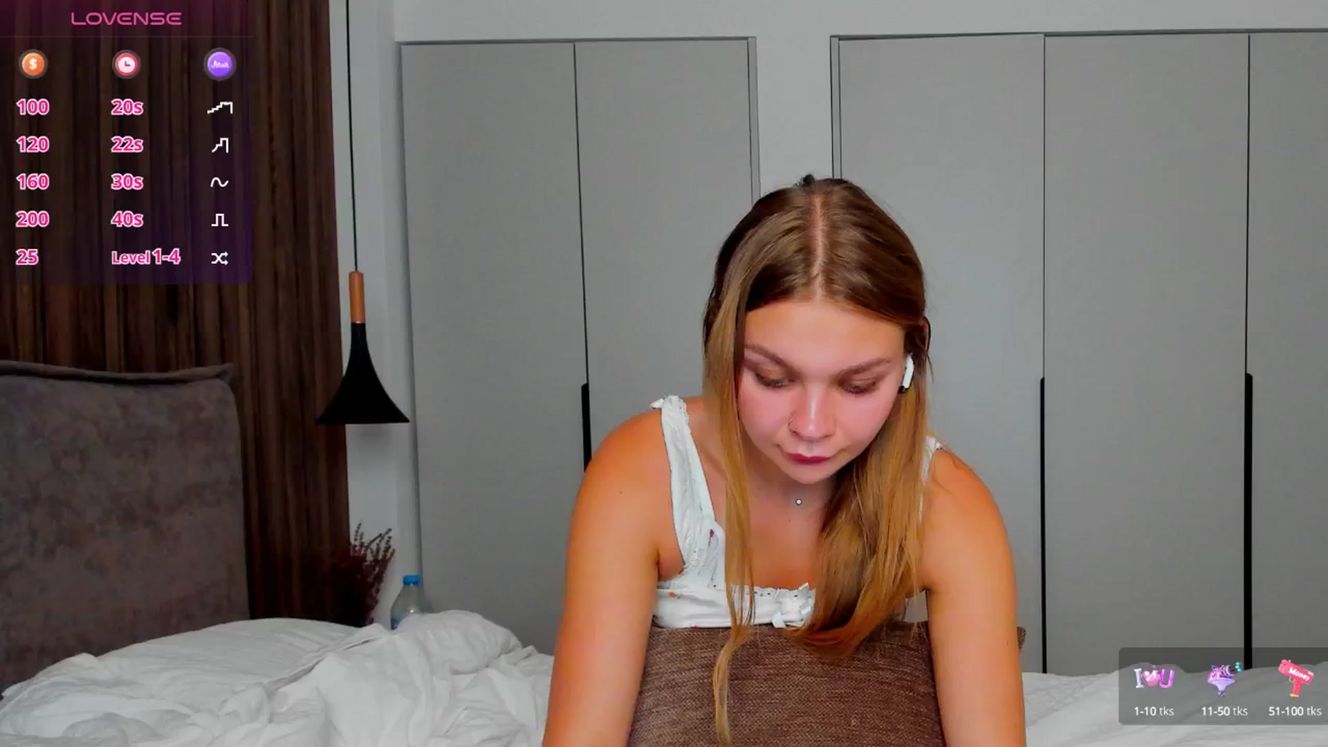Gallery image thumbnail from Valery_Lovee's myfreecams stream on, 09/23/2025, 10:35 image 11 of 20
