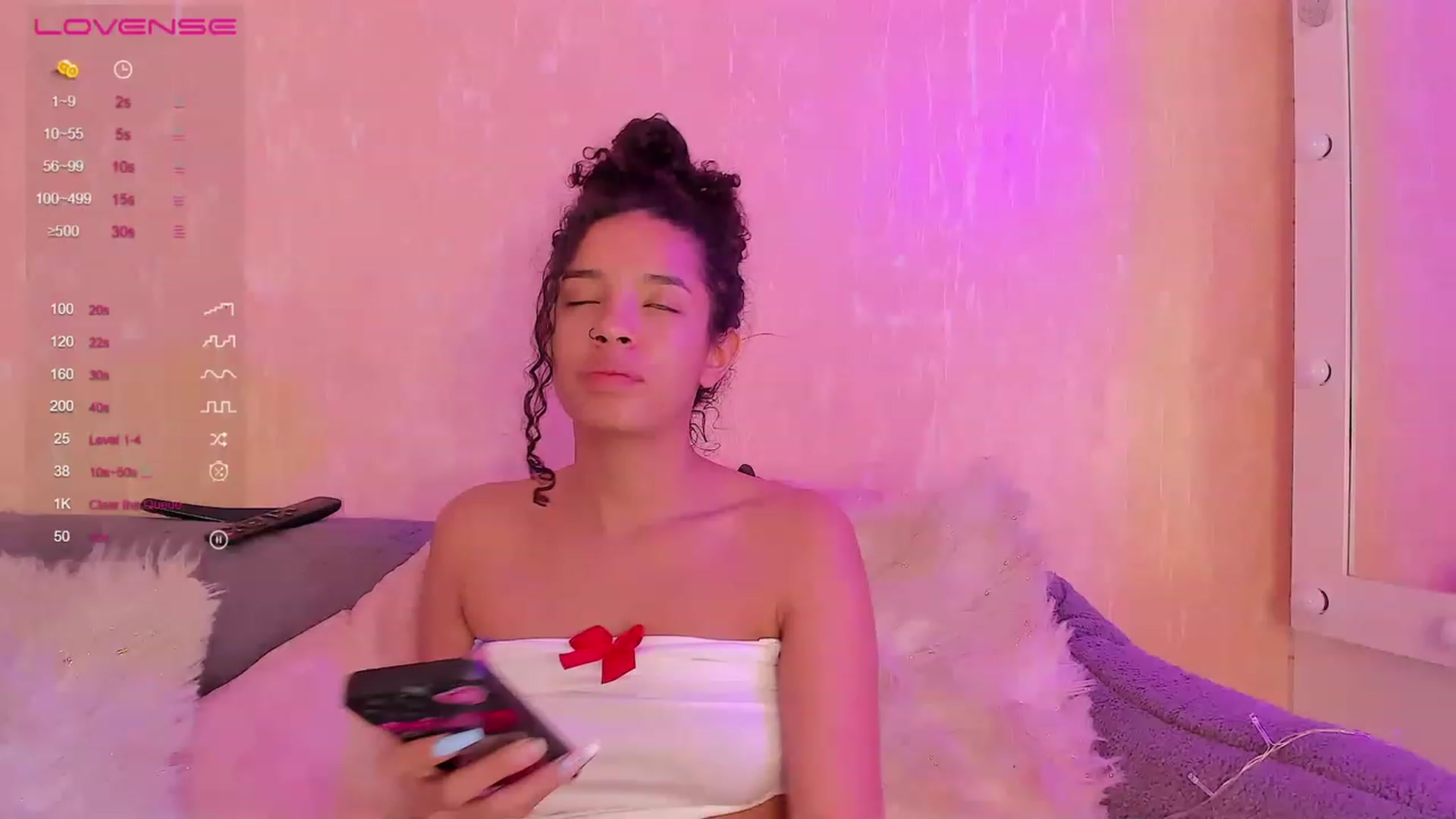 Gallery image thumbnail from Valery_Ponce's myfreecams stream on, 12/31/2022, 18:32 image 19 of 20