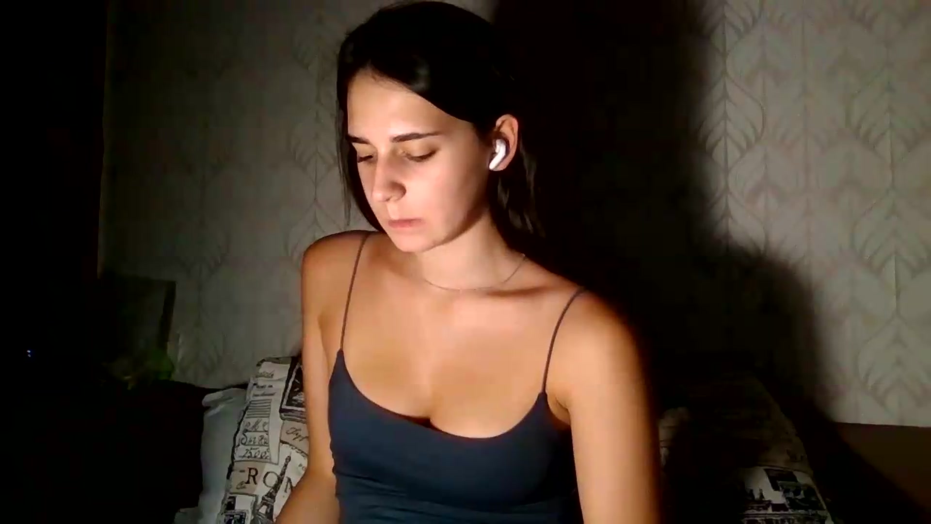 Gallery image thumbnail from ValessiaMoon's myfreecams stream on, 07/26/2026, 22:35 image 12 of 20