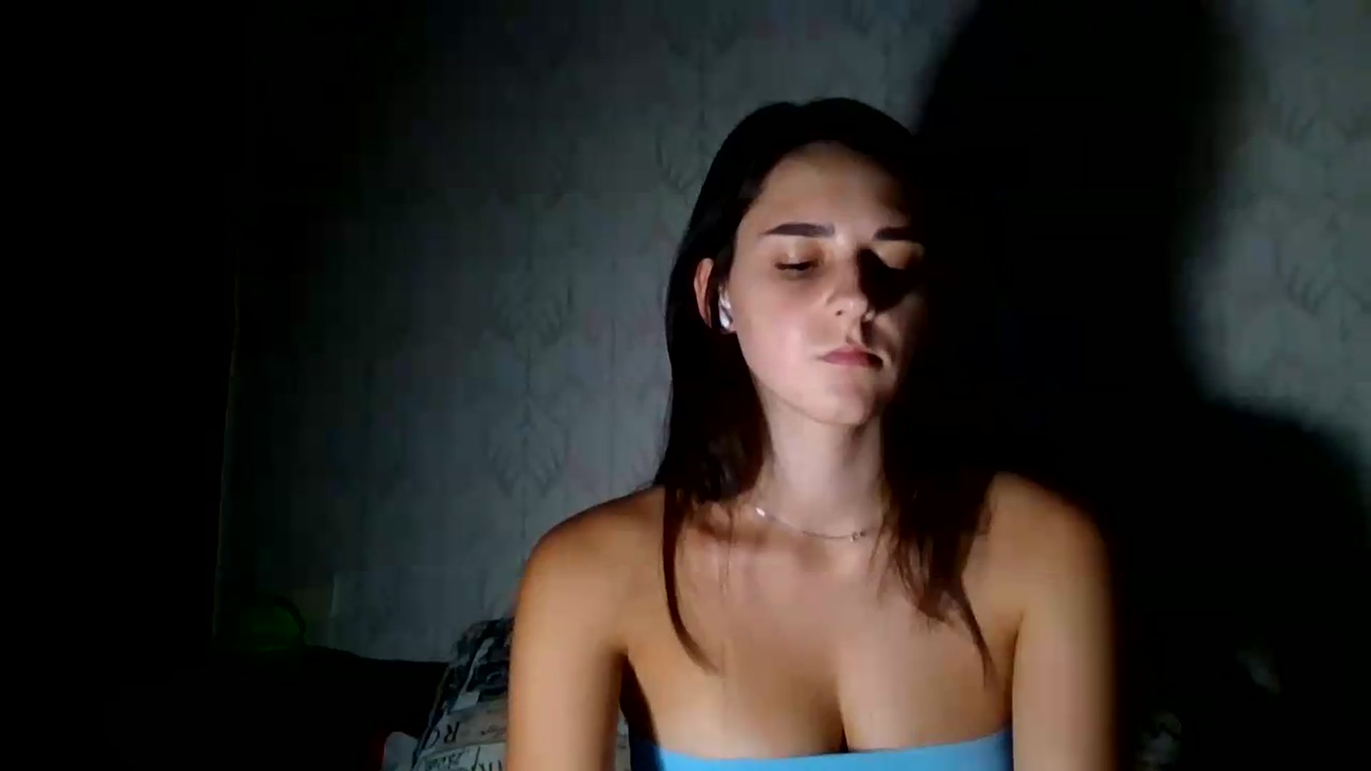 Gallery image thumbnail from ValessiaMoon's myfreecams stream on, 07/31/2026, 21:13 image 17 of 20