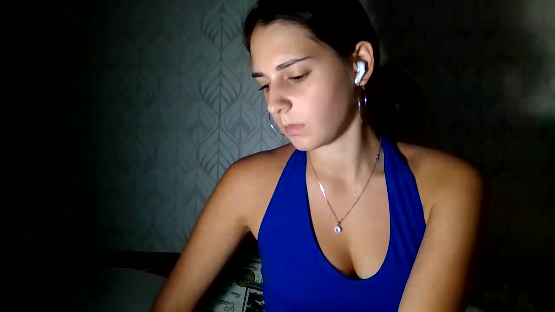 Gallery image thumbnail from ValessiaMoon's myfreecams stream on, 08/26/2026, 21:05 image 16 of 20