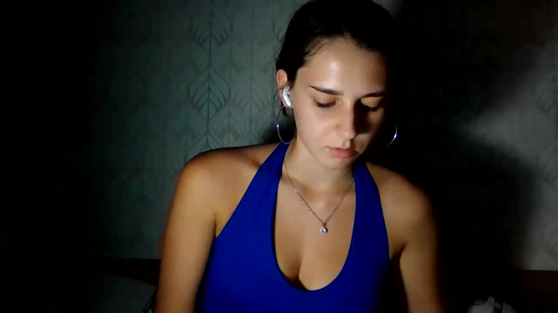 Gallery image thumbnail from ValessiaMoon's myfreecams stream on, 08/26/2026, 22:05 image 17 of 20