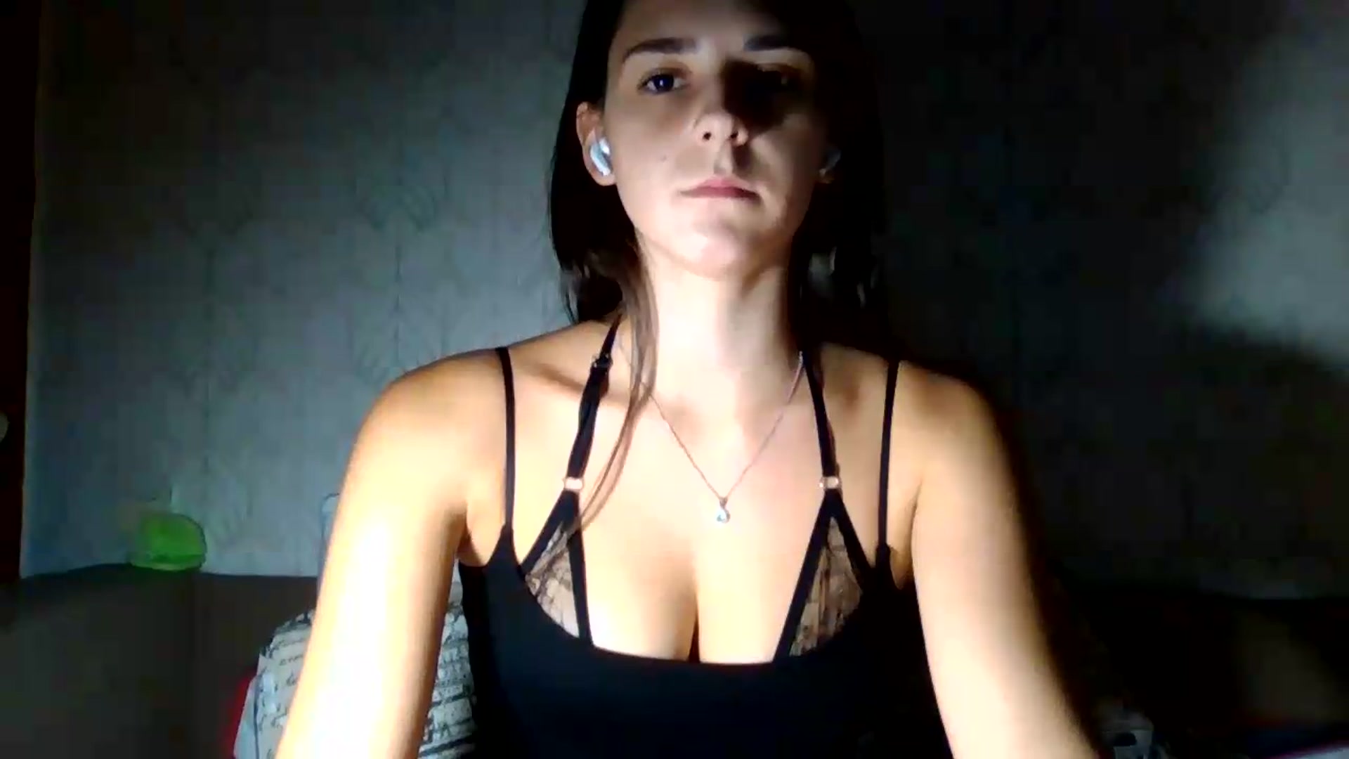 Gallery image thumbnail from ValessiaMoon's myfreecams stream on, 09/06/2026, 21:10 image 18 of 20