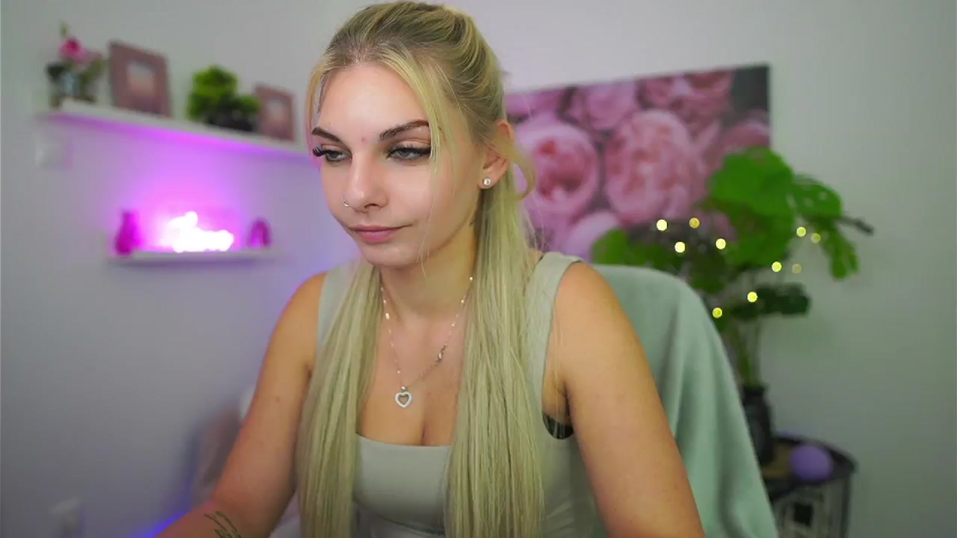 Gallery image thumbnail from Vanda_Lust's myfreecams stream on, 10/18/2025, 11:14 image 4 of 20