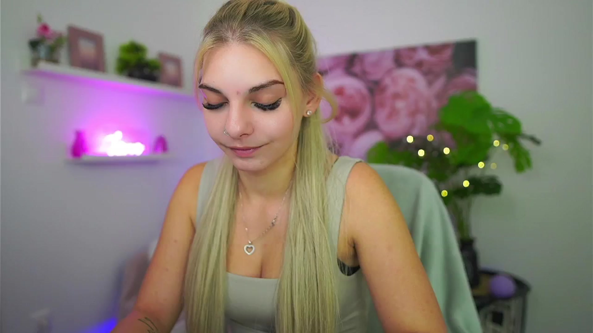 Gallery image thumbnail from Vanda_Lust's myfreecams stream on, 10/18/2025, 11:14 image 6 of 20