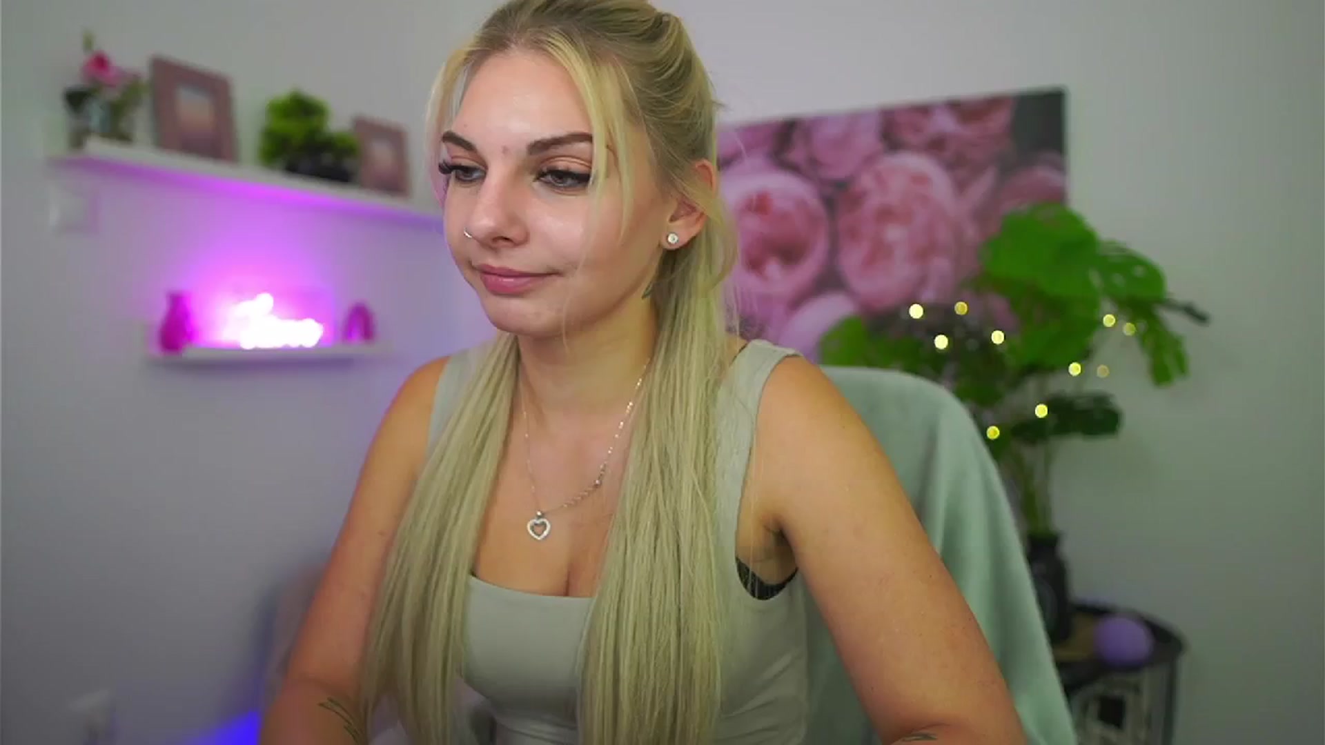 Gallery image thumbnail from Vanda_Lust's myfreecams stream on, 10/18/2025, 11:14 image 14 of 20