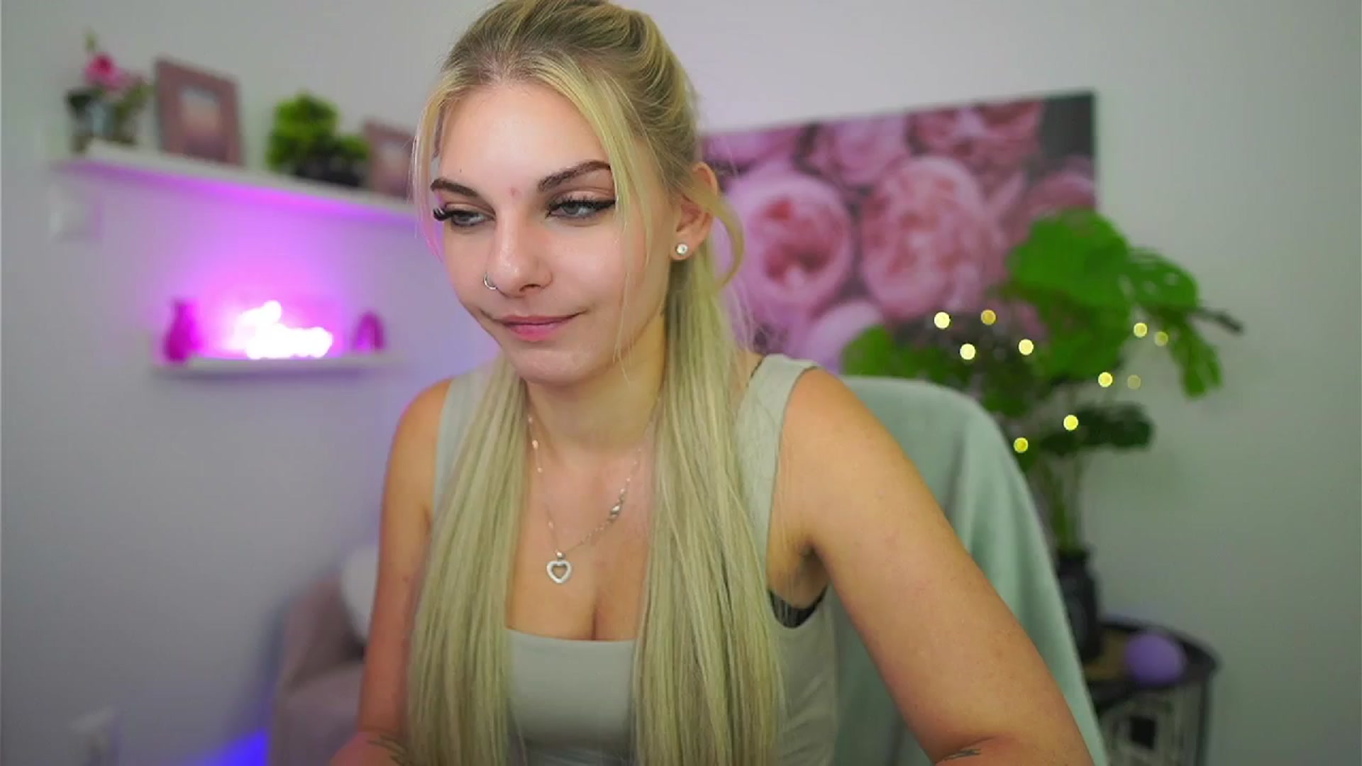 Gallery image thumbnail from Vanda_Lust's myfreecams stream on, 10/18/2025, 11:14 image 15 of 20