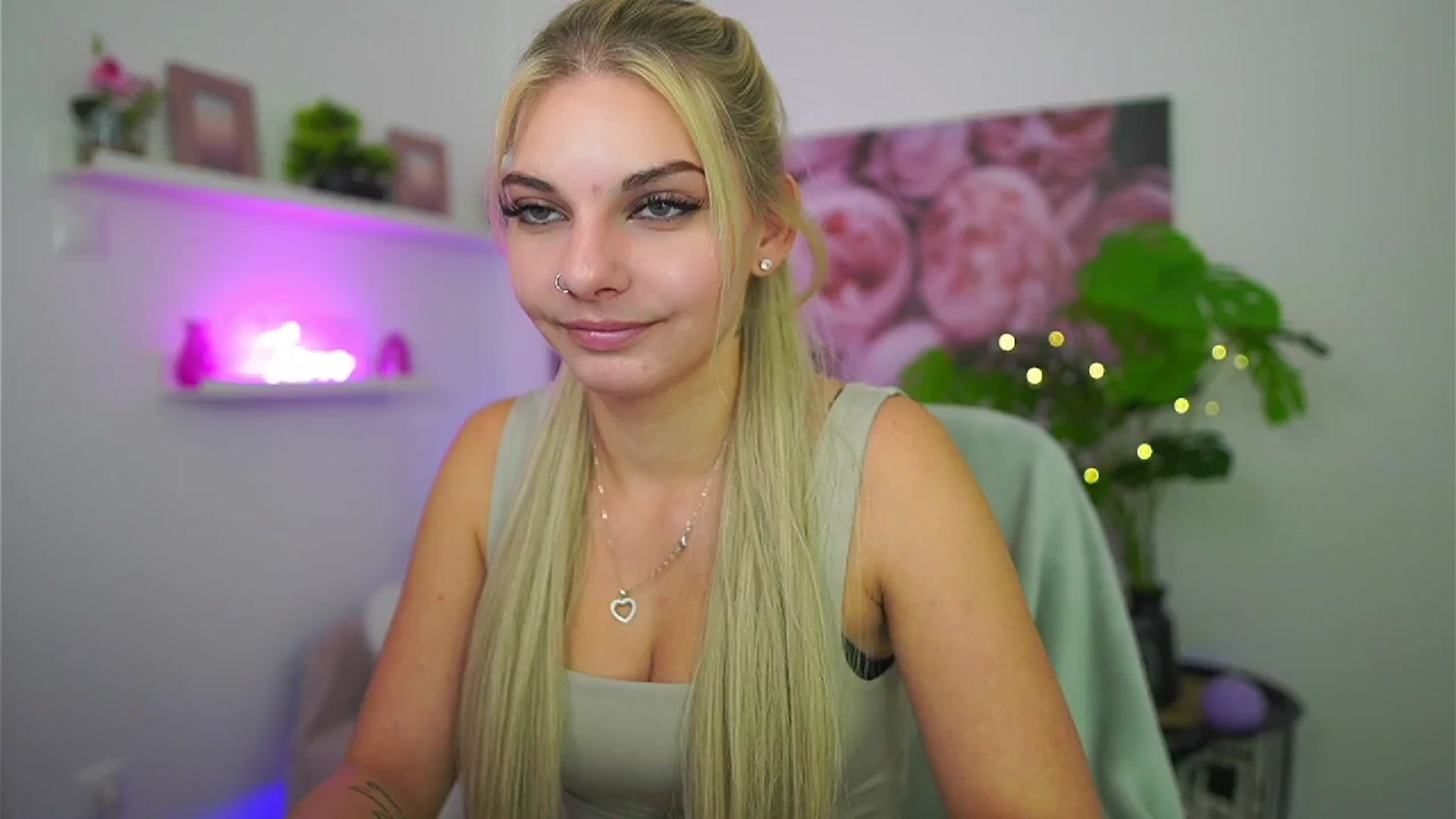 Gallery image thumbnail from Vanda_Lust's myfreecams stream on, 10/18/2025, 11:14 image 8 of 20
