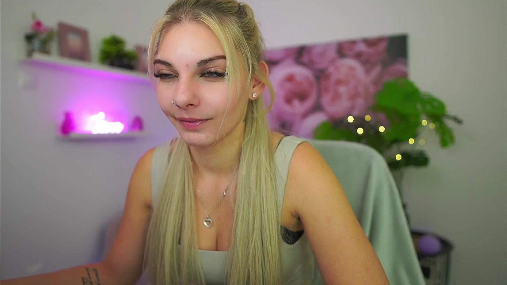 Gallery image thumbnail from Vanda_Lust's myfreecams stream on, 10/18/2025, 11:58 image 7 of 20