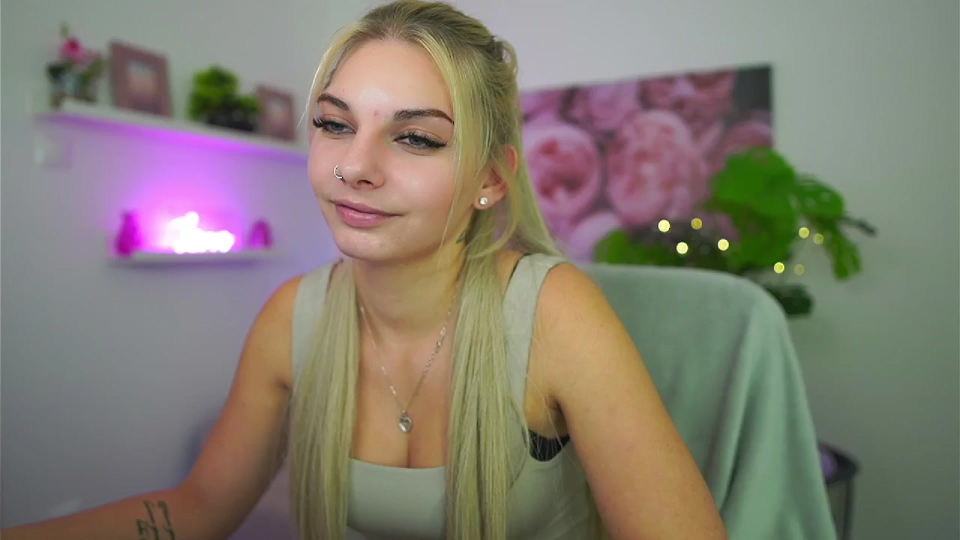 Gallery image thumbnail from Vanda_Lust's myfreecams stream on, 10/18/2025, 11:58 image 18 of 20