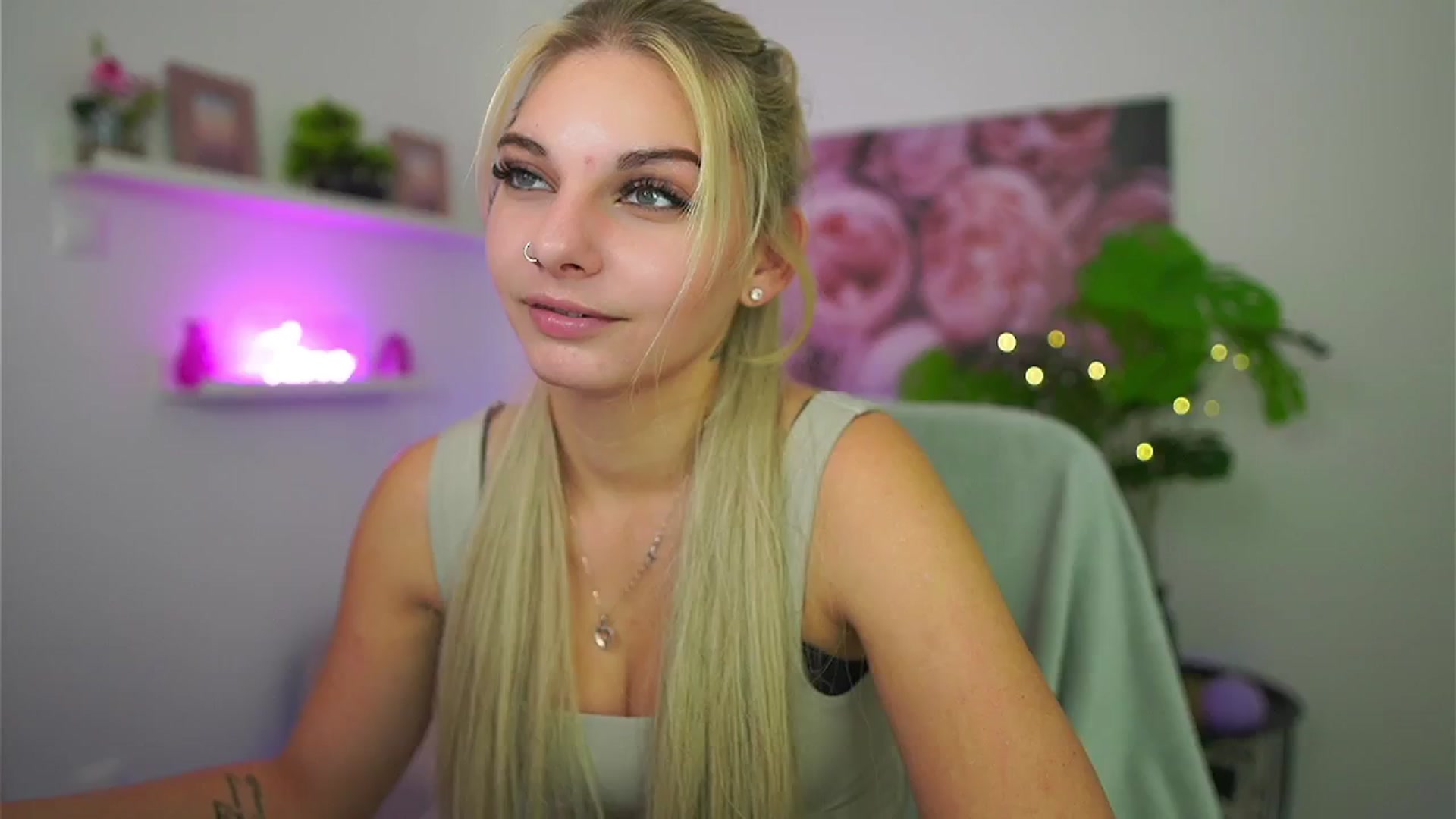 Gallery image thumbnail from Vanda_Lust's myfreecams stream on, 10/18/2025, 11:58 image 8 of 20