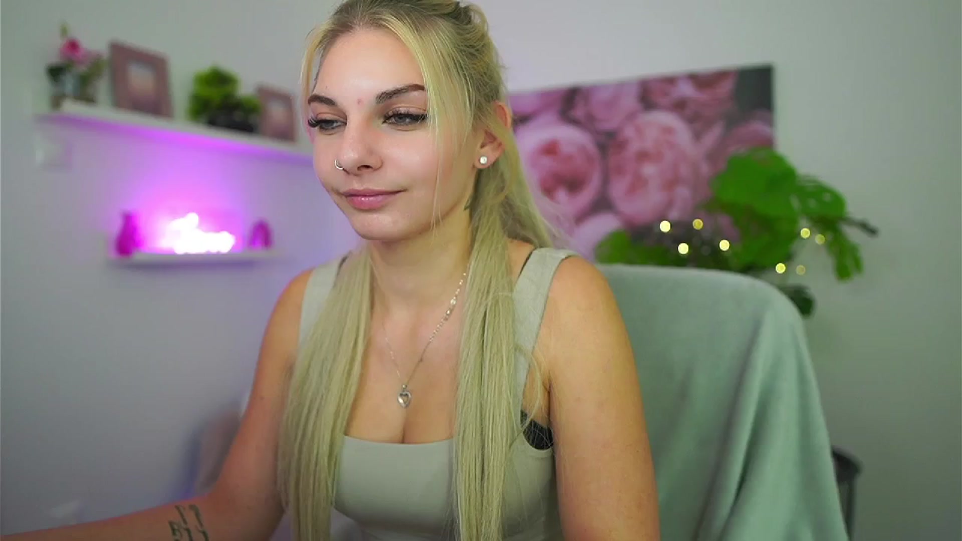 Gallery image thumbnail from Vanda_Lust's myfreecams stream on, 10/18/2025, 11:58 image 13 of 20