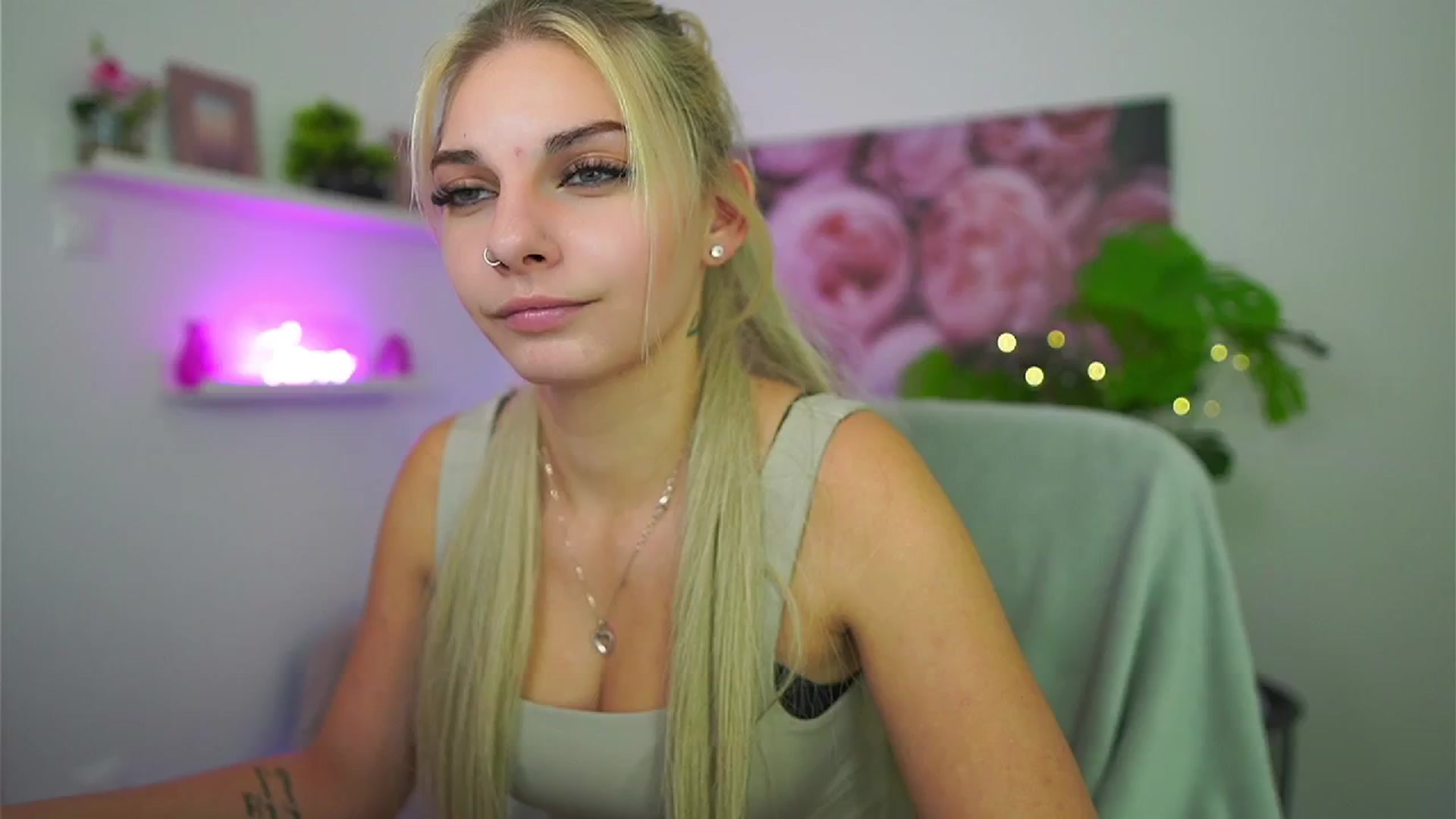 Gallery image thumbnail from Vanda_Lust's myfreecams stream on, 10/18/2025, 11:58 image 14 of 20