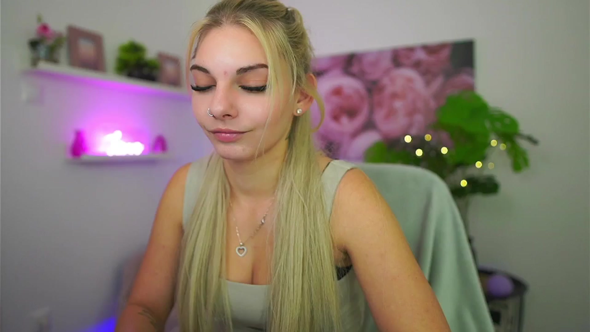 Gallery image thumbnail from Vanda_Lust's myfreecams stream on, 10/18/2025, 11:58 image 1 of 20
