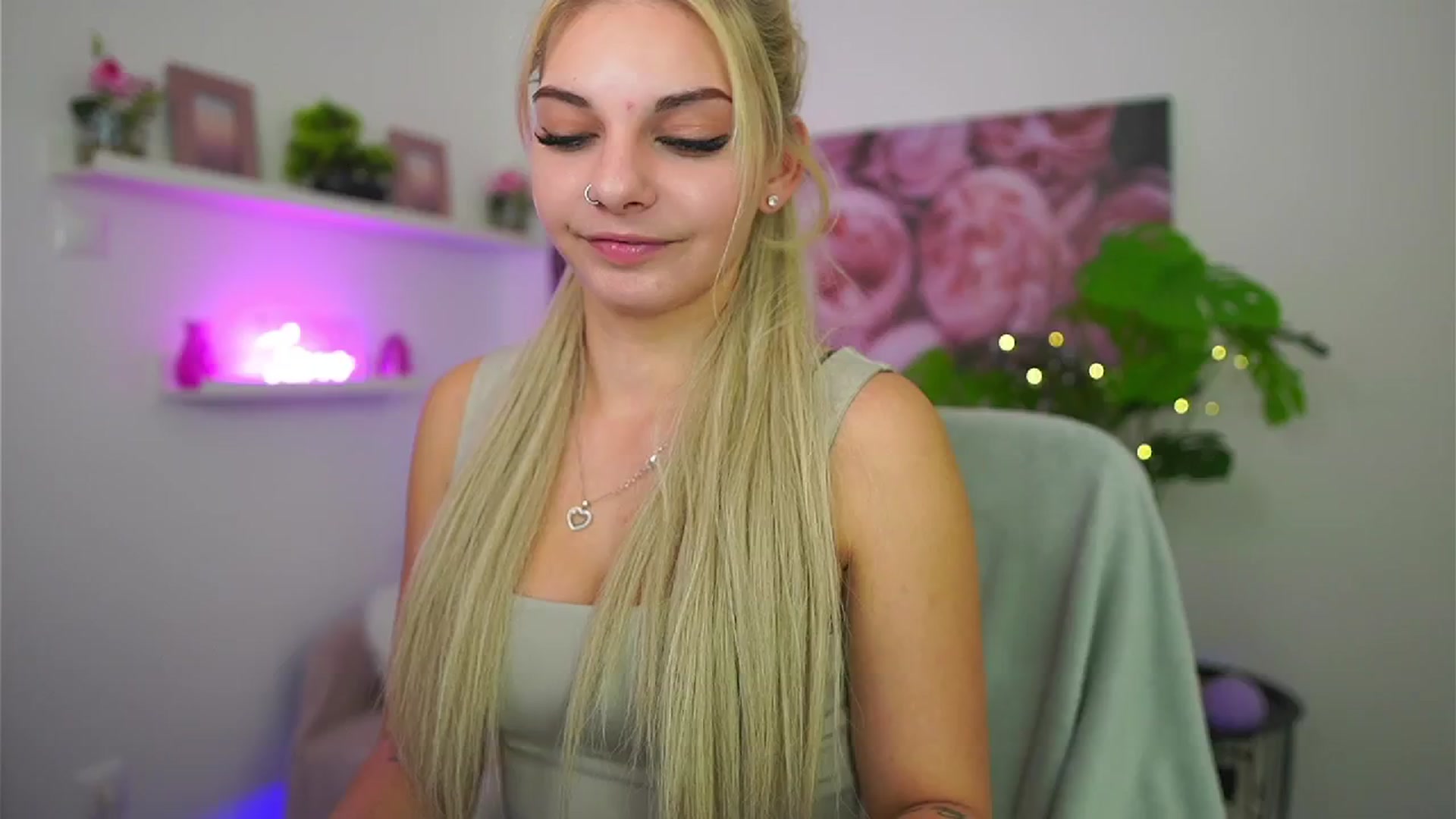 Gallery image thumbnail from Vanda_Lust's myfreecams stream on, 10/18/2025, 12:39 image 7 of 20