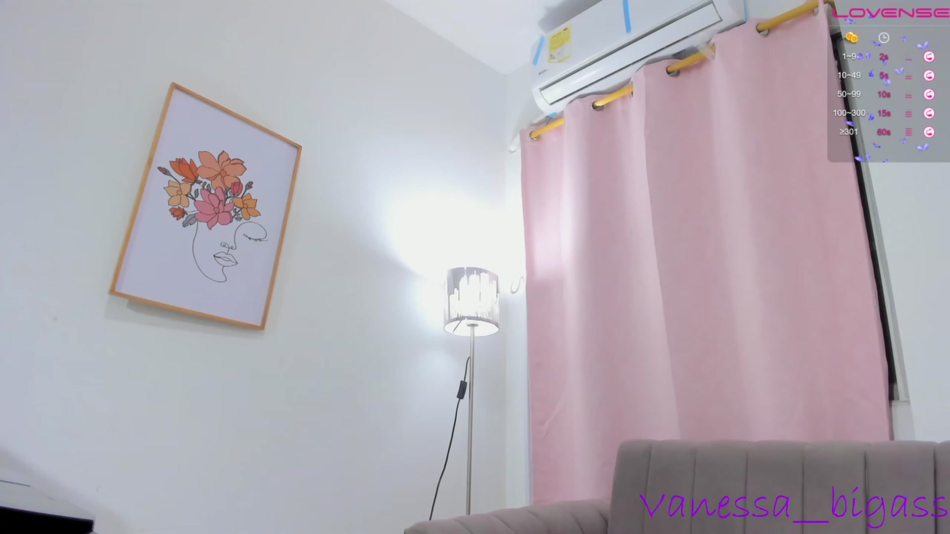 Gallery image thumbnail from Vane_bigass23's myfreecams stream on, 11/25/2022, 01:21 image 12 of 20
