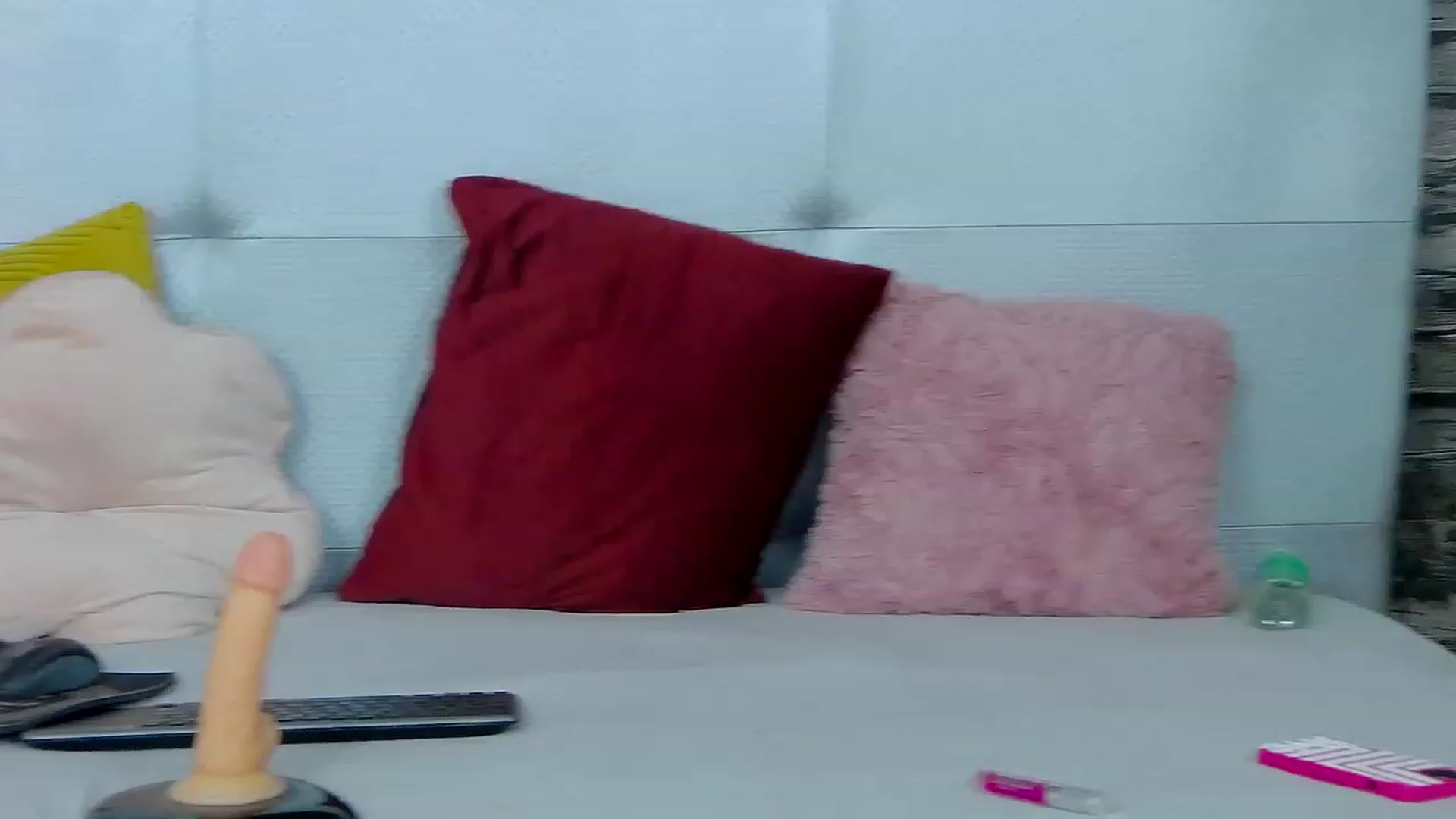 Gallery image thumbnail from VanesaSimon's myfreecams stream on, 06/13/2023, 07:58 image 17 of 20