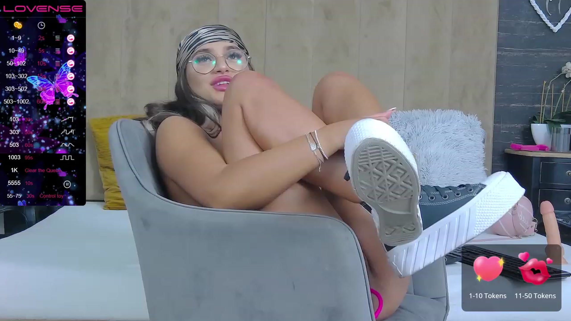 Gallery image thumbnail from VanesaSimon's myfreecams stream on, 06/16/2023, 16:18 image 11 of 20