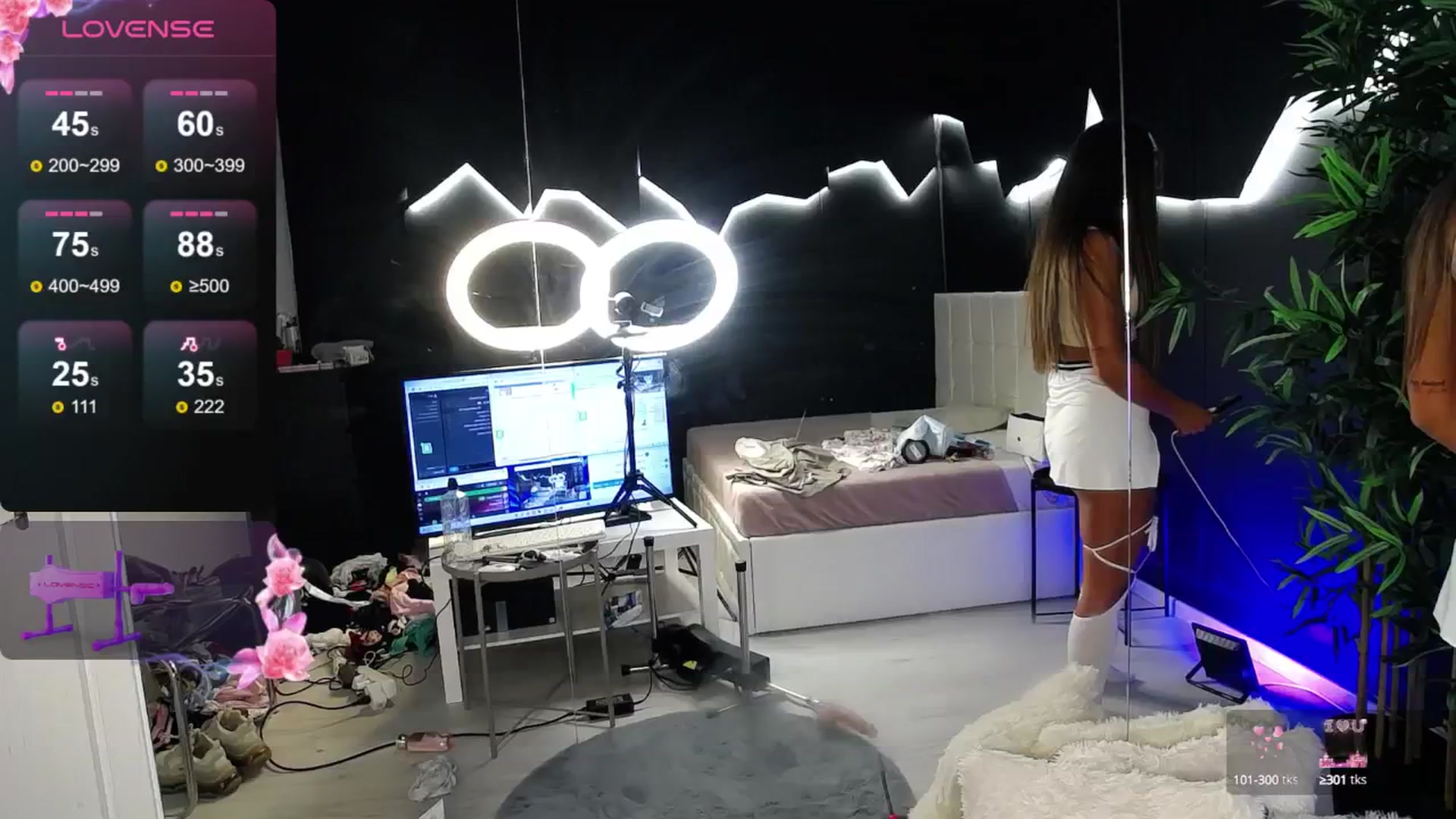 Gallery image thumbnail from VanesaSimon's myfreecams stream on, 07/07/2024, 09:39 image 6 of 20