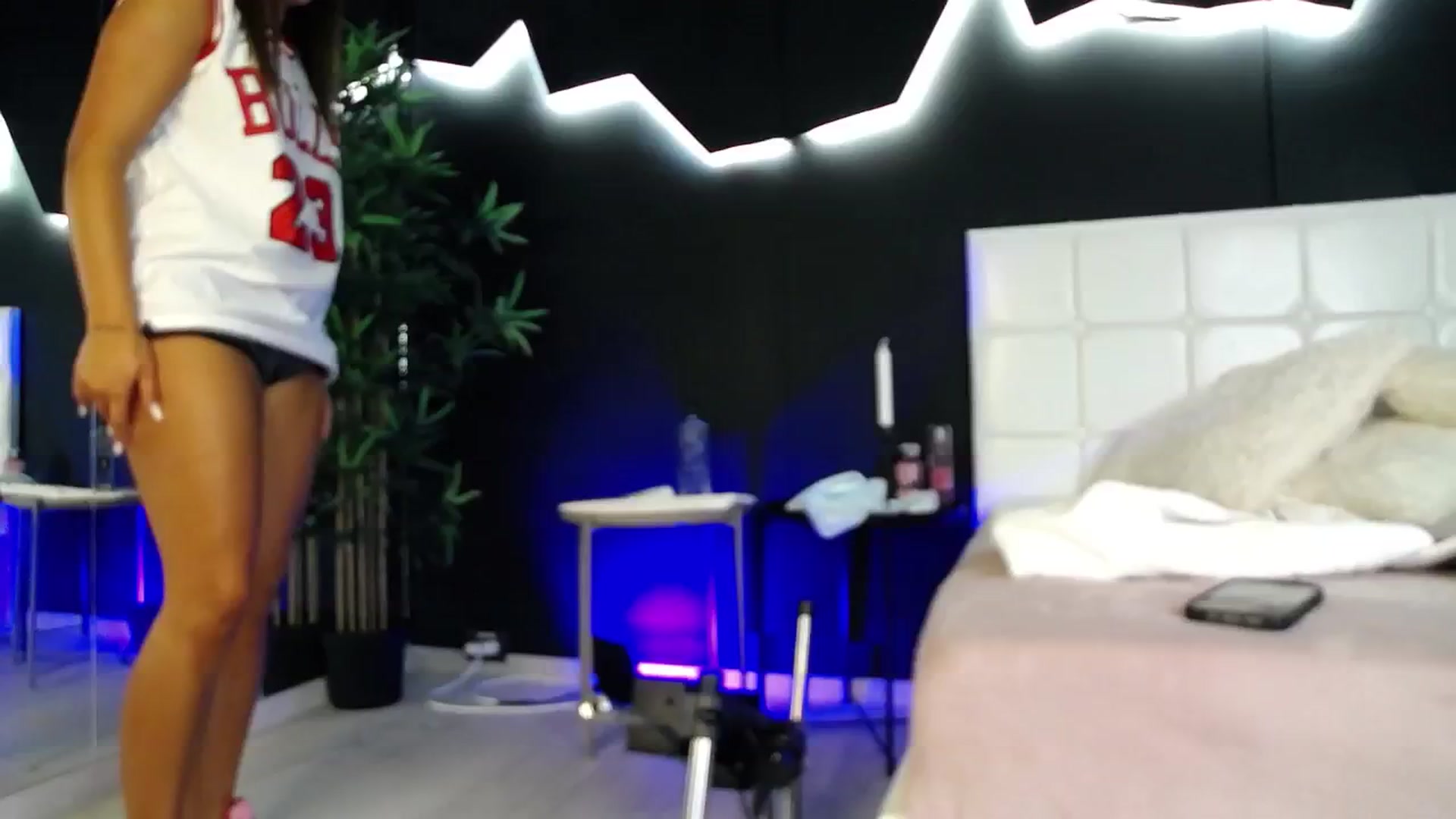 Gallery image thumbnail from VanesaSimon's myfreecams stream on, 07/08/2024, 16:21 image 18 of 20