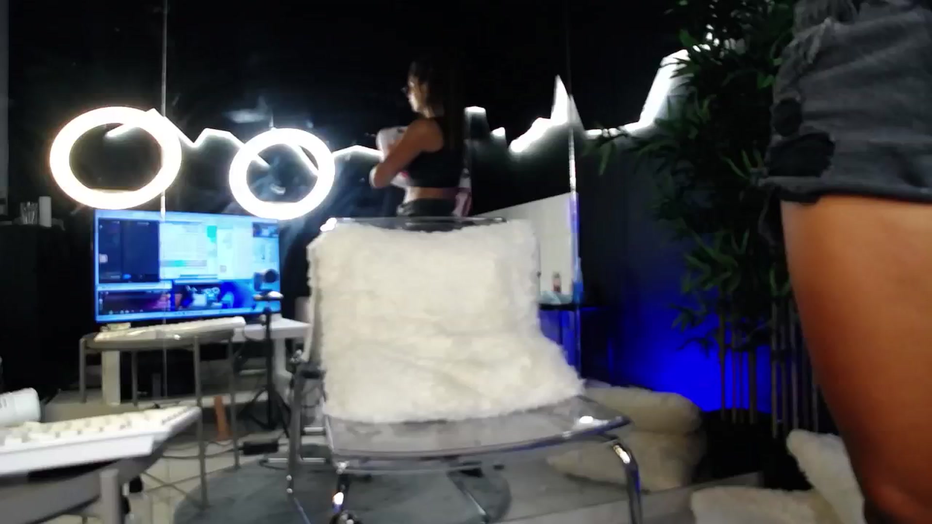 Gallery image thumbnail from VanesaSimon's myfreecams stream on, 07/08/2024, 16:21 image 6 of 20