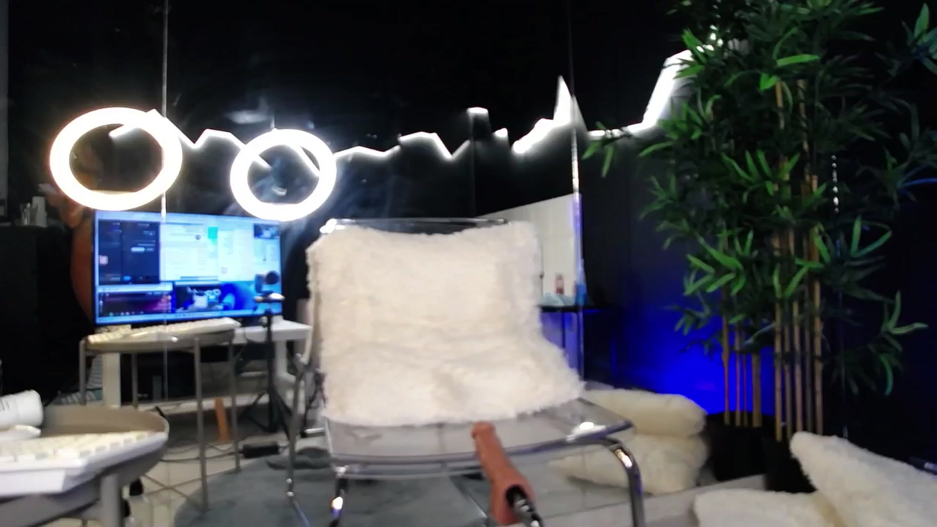 Gallery image thumbnail from VanesaSimon's myfreecams stream on, 07/08/2024, 16:21 image 1 of 20