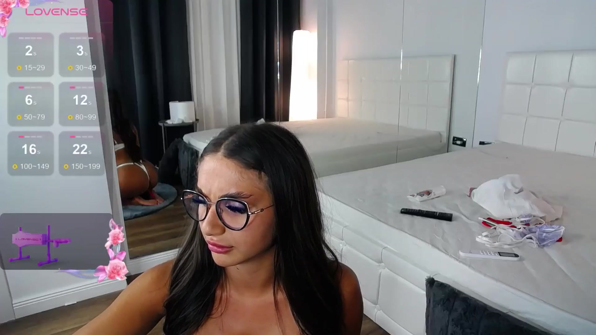 Gallery image thumbnail from VanesaSimon's myfreecams stream on, 07/19/2024, 13:17 image 3 of 20