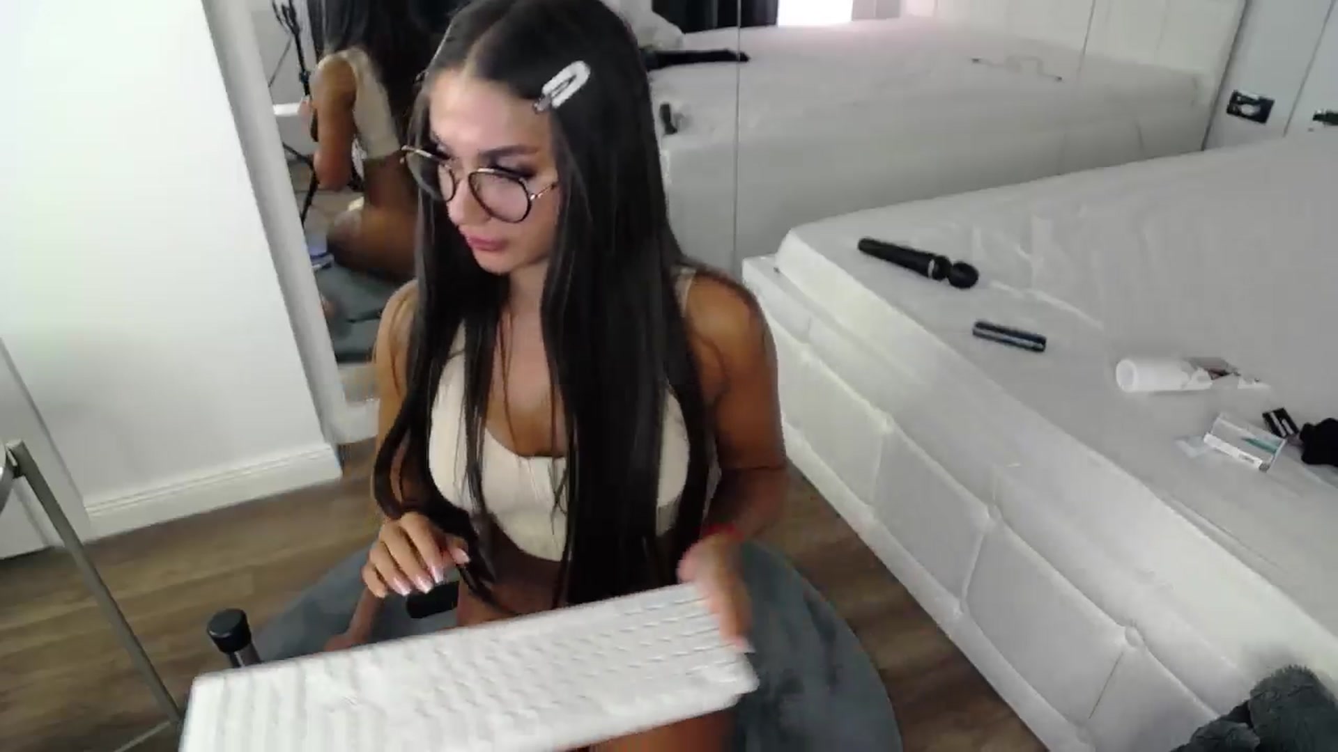Gallery image thumbnail from VanesaSimon's myfreecams stream on, 07/24/2024, 10:04 image 20 of 20