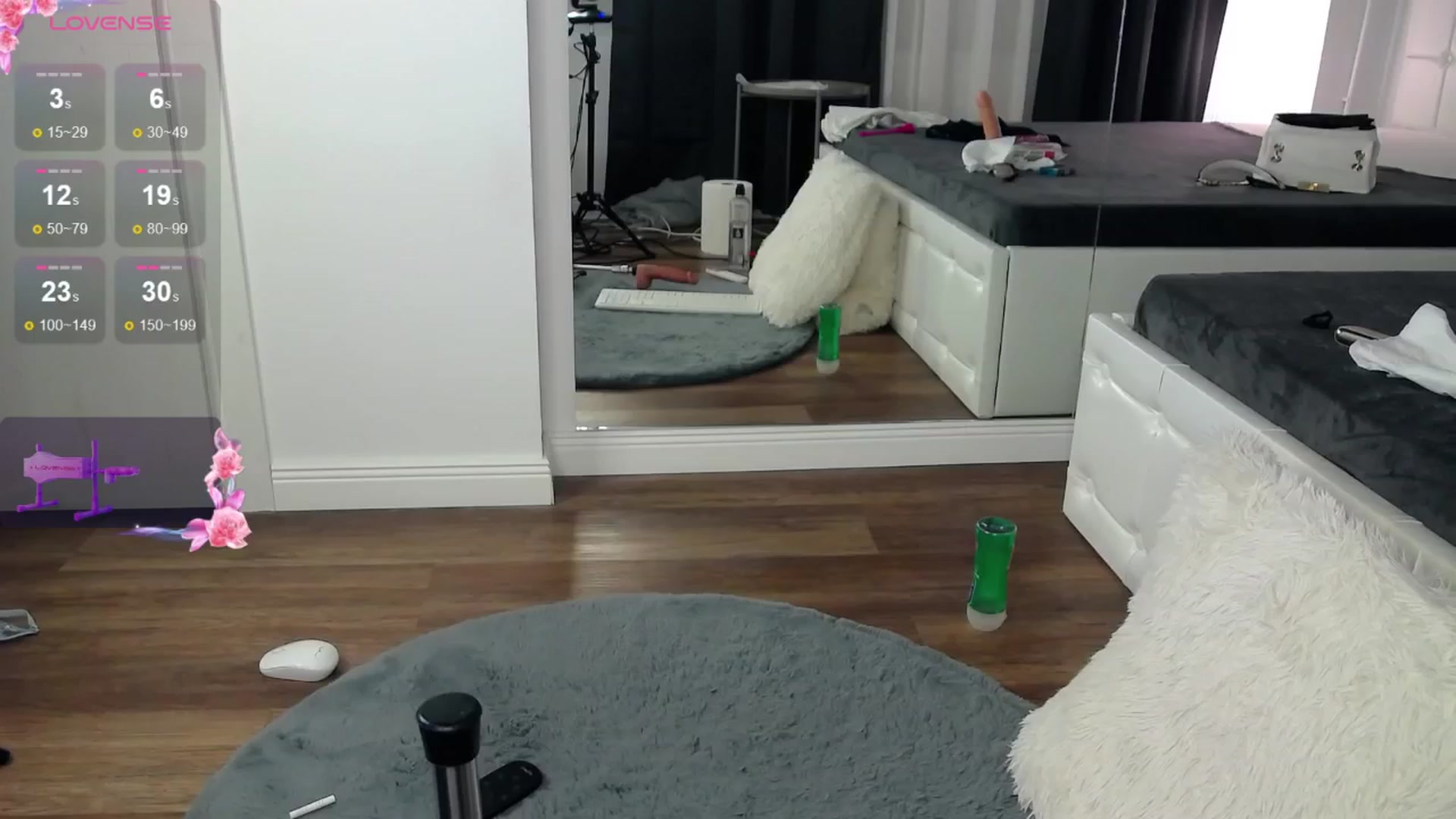 Gallery image thumbnail from VanesaSimon's myfreecams stream on, 07/29/2024, 08:27 image 17 of 20
