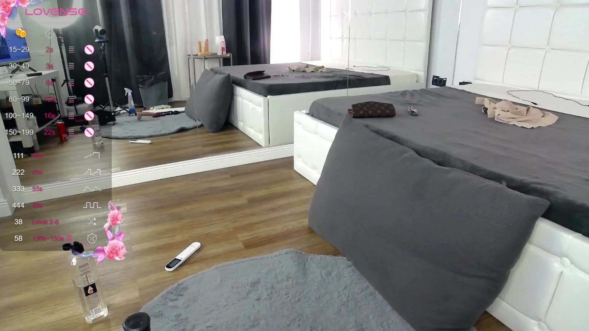 Gallery image thumbnail from VanesaSimon's myfreecams stream on, 08/12/2024, 13:47 image 16 of 20