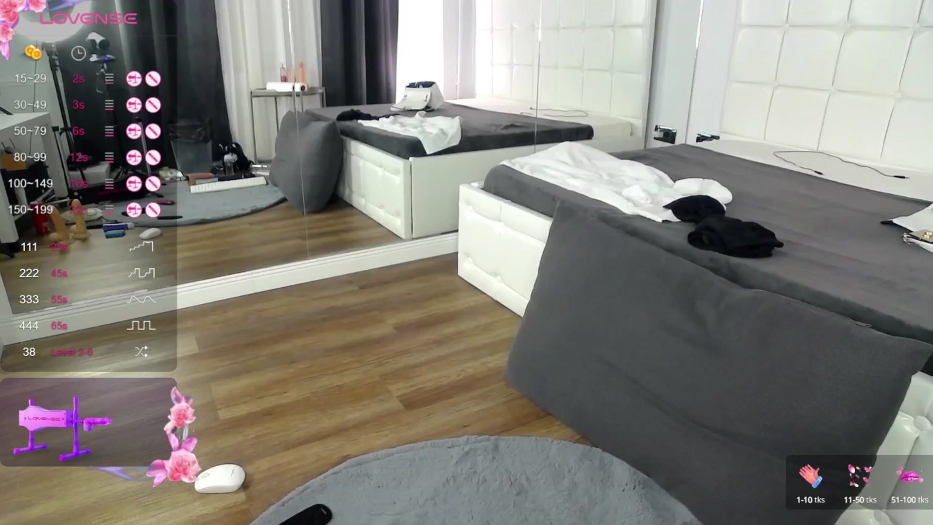 Gallery image thumbnail from VanesaSimon's myfreecams stream on, 08/13/2024, 10:00 image 10 of 20