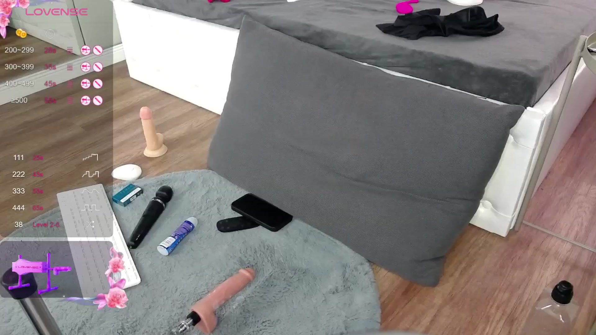 Gallery image thumbnail from VanesaSimon's myfreecams stream on, 08/13/2024, 13:43 image 3 of 20