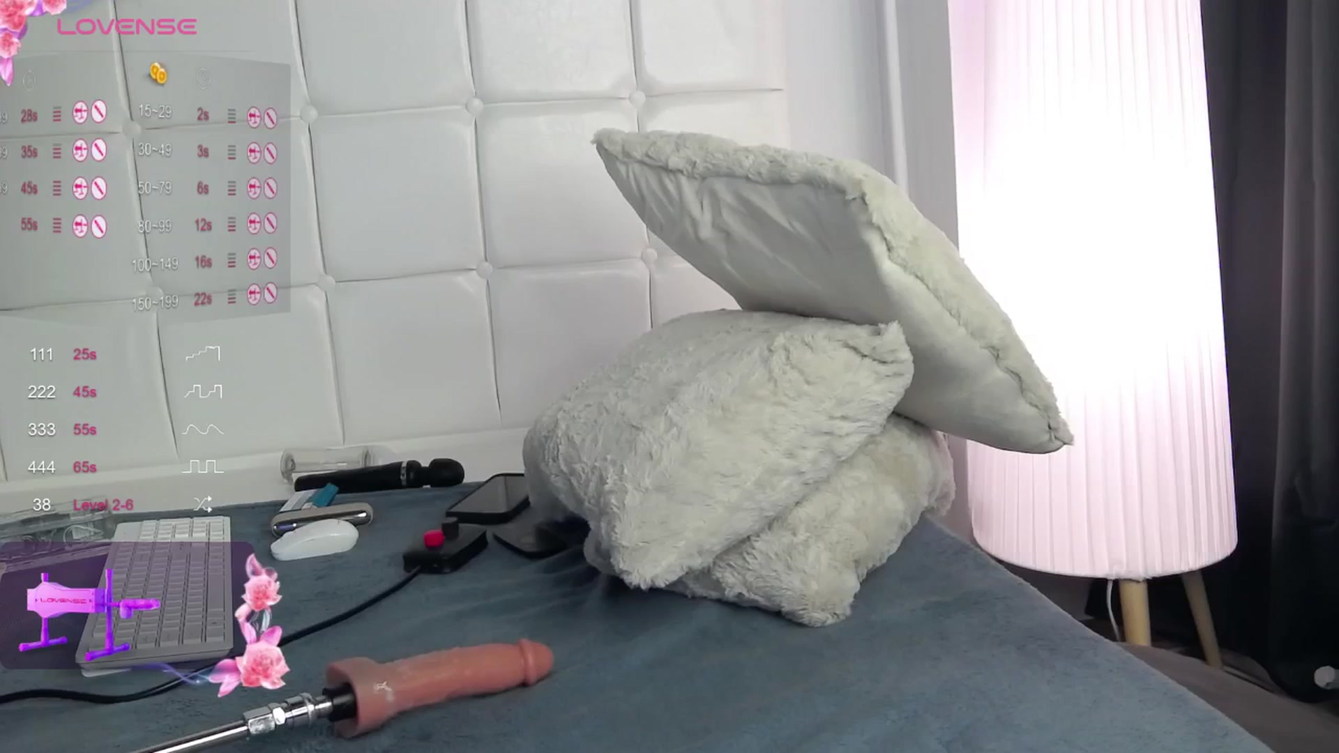 Gallery image thumbnail from VanesaSimon's myfreecams stream on, 08/20/2024, 06:49 image 3 of 20