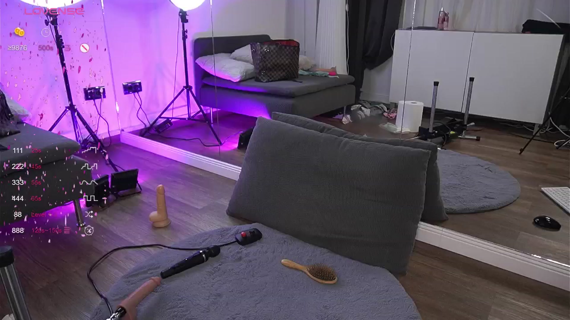 Gallery image thumbnail from VanesaSimon's myfreecams stream on, 09/23/2024, 09:34 image 9 of 20