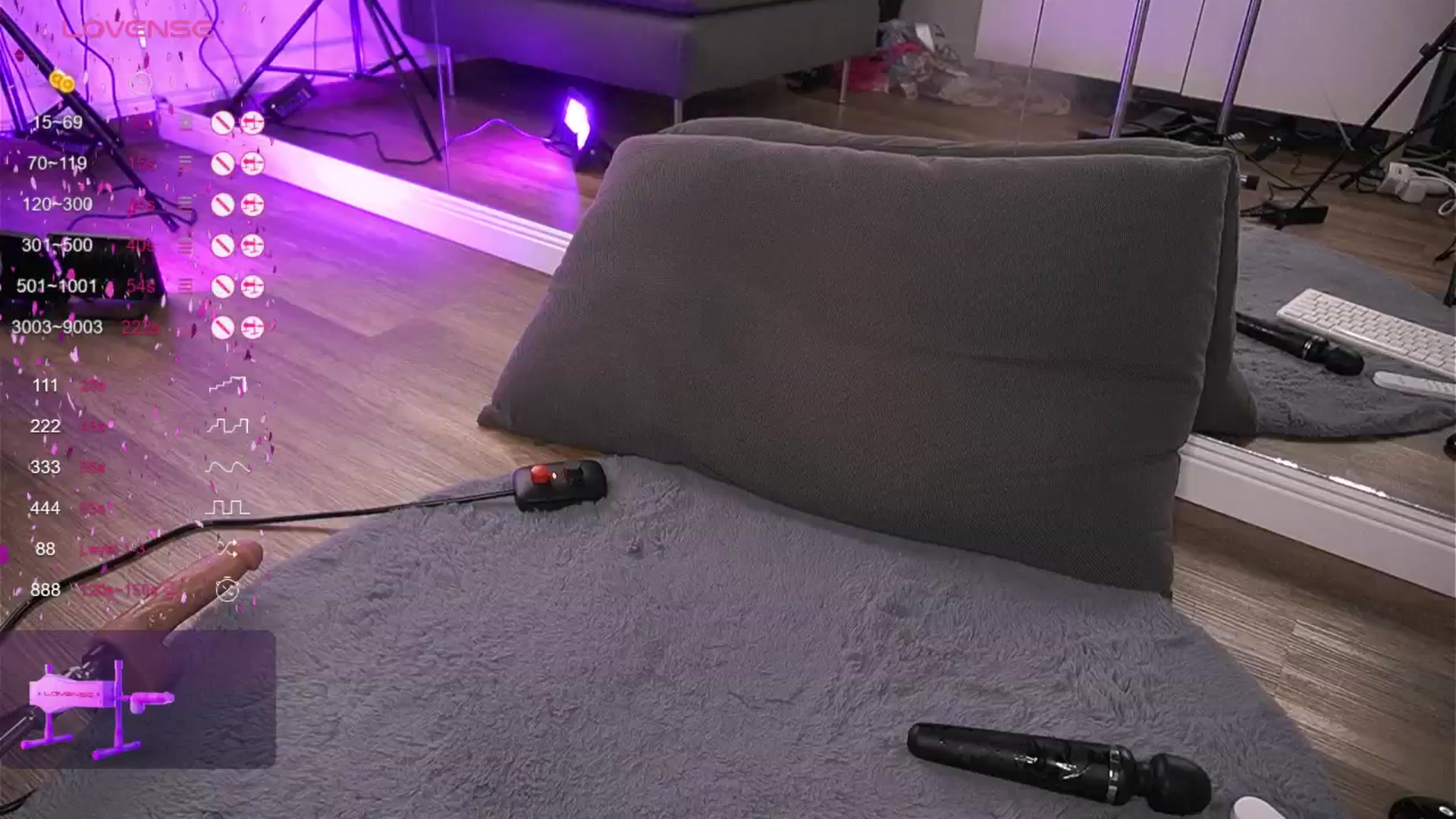 Gallery image thumbnail from VanesaSimon's myfreecams stream on, 09/26/2024, 11:59 image 17 of 20