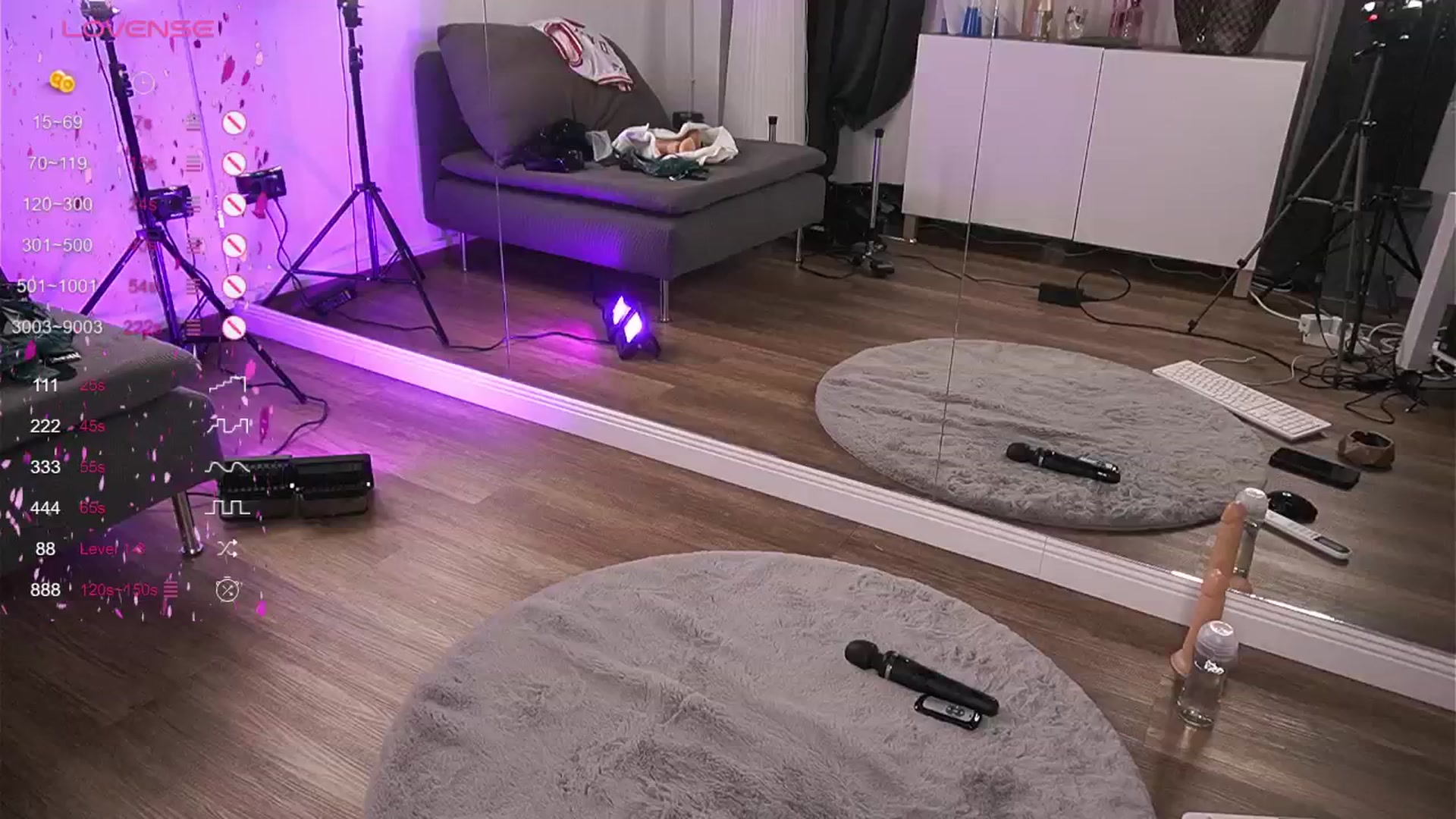 Gallery image thumbnail from VanesaSimon's myfreecams stream on, 10/09/2024, 07:46 image 6 of 20