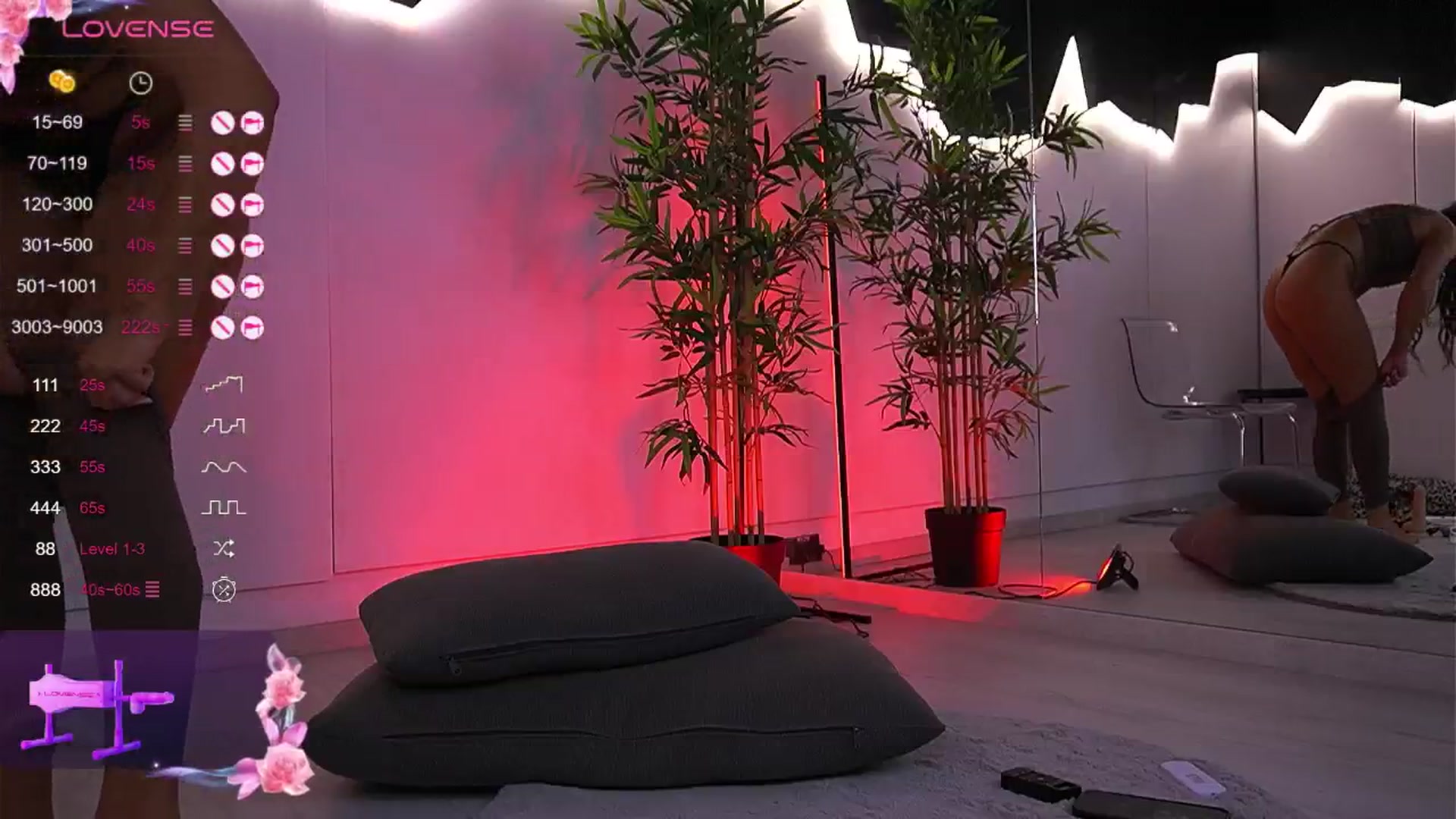 Gallery image thumbnail from VanesaSimon's myfreecams stream on, 12/04/2024, 14:41 image 19 of 20