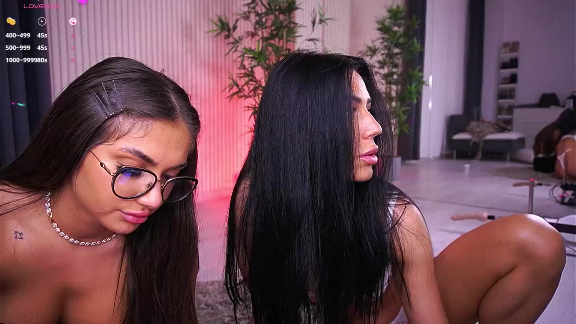 Gallery image thumbnail from VanesaSimon's myfreecams stream on, 12/09/2024, 12:53 image 17 of 20