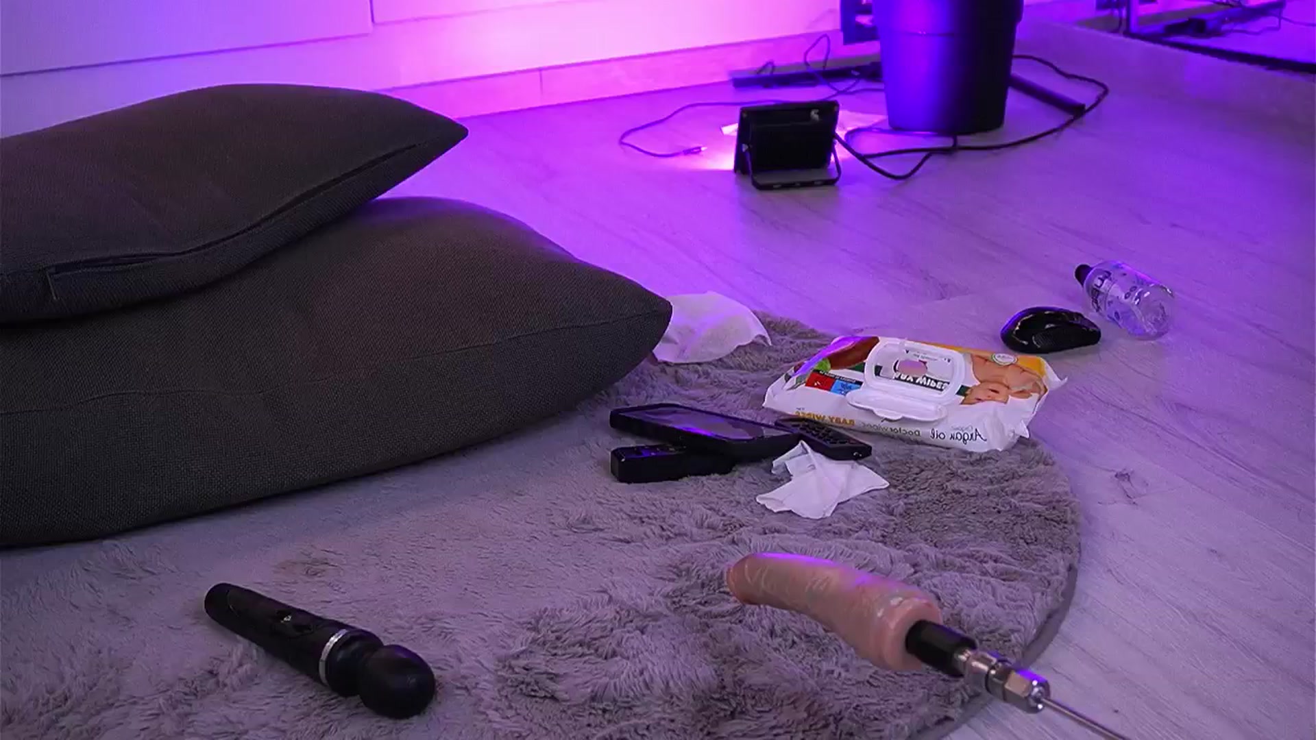 Gallery image thumbnail from VanesaSimon's myfreecams stream on, 12/18/2024, 10:24 image 12 of 20