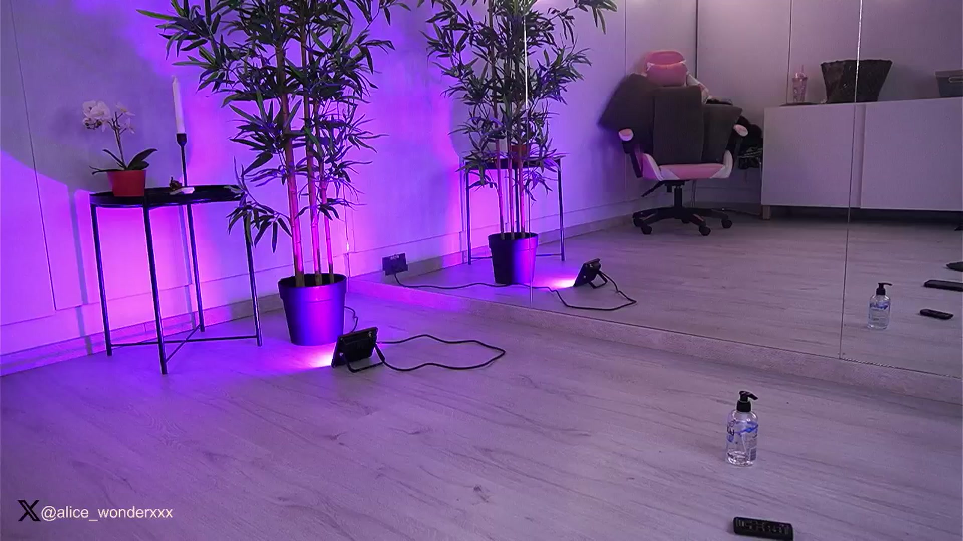 Gallery image thumbnail from VanesaSimon's myfreecams stream on, 01/02/2025, 14:16 image 19 of 20