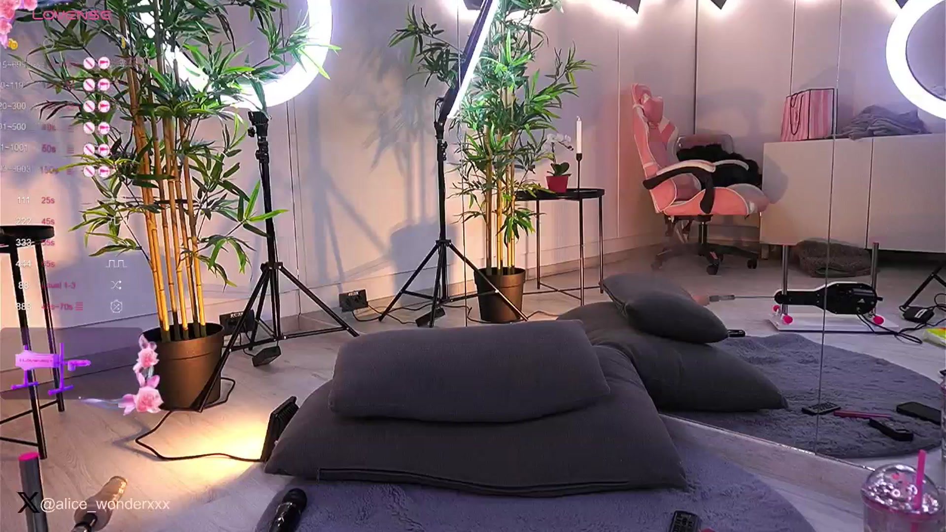 Gallery image thumbnail from VanesaSimon's myfreecams stream on, 01/09/2025, 13:31 image 15 of 20