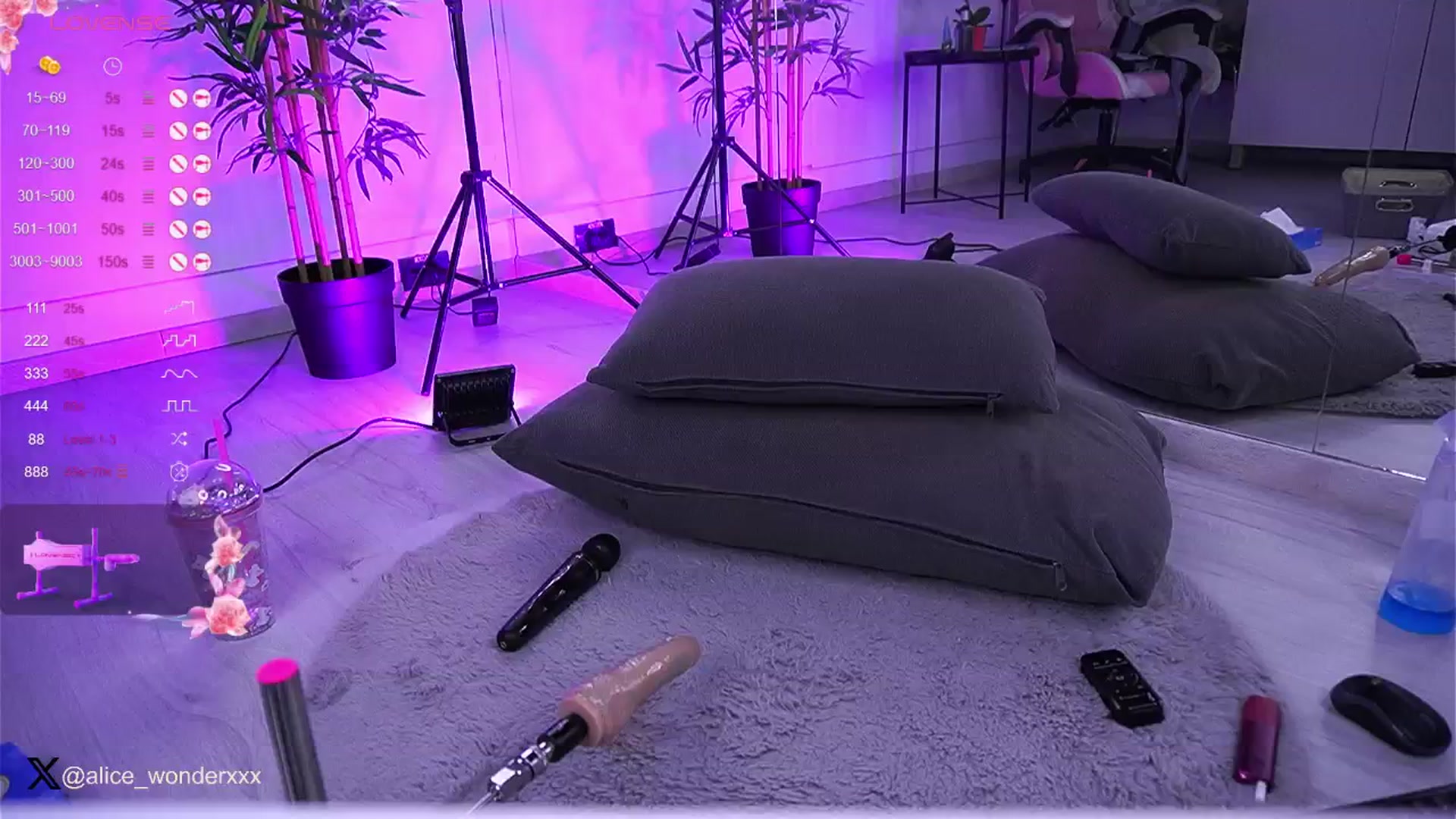 Gallery image thumbnail from VanesaSimon's myfreecams stream on, 01/16/2025, 10:50 image 6 of 20