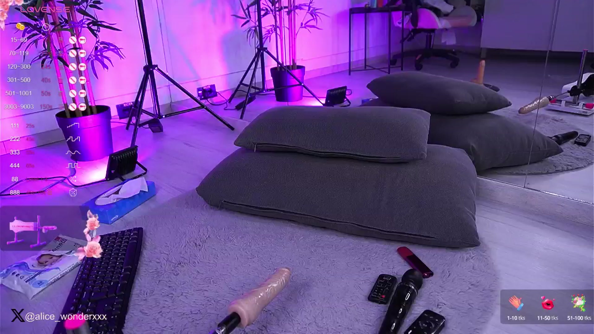 Gallery image thumbnail from VanesaSimon's myfreecams stream on, 01/18/2025, 10:19 image 15 of 20