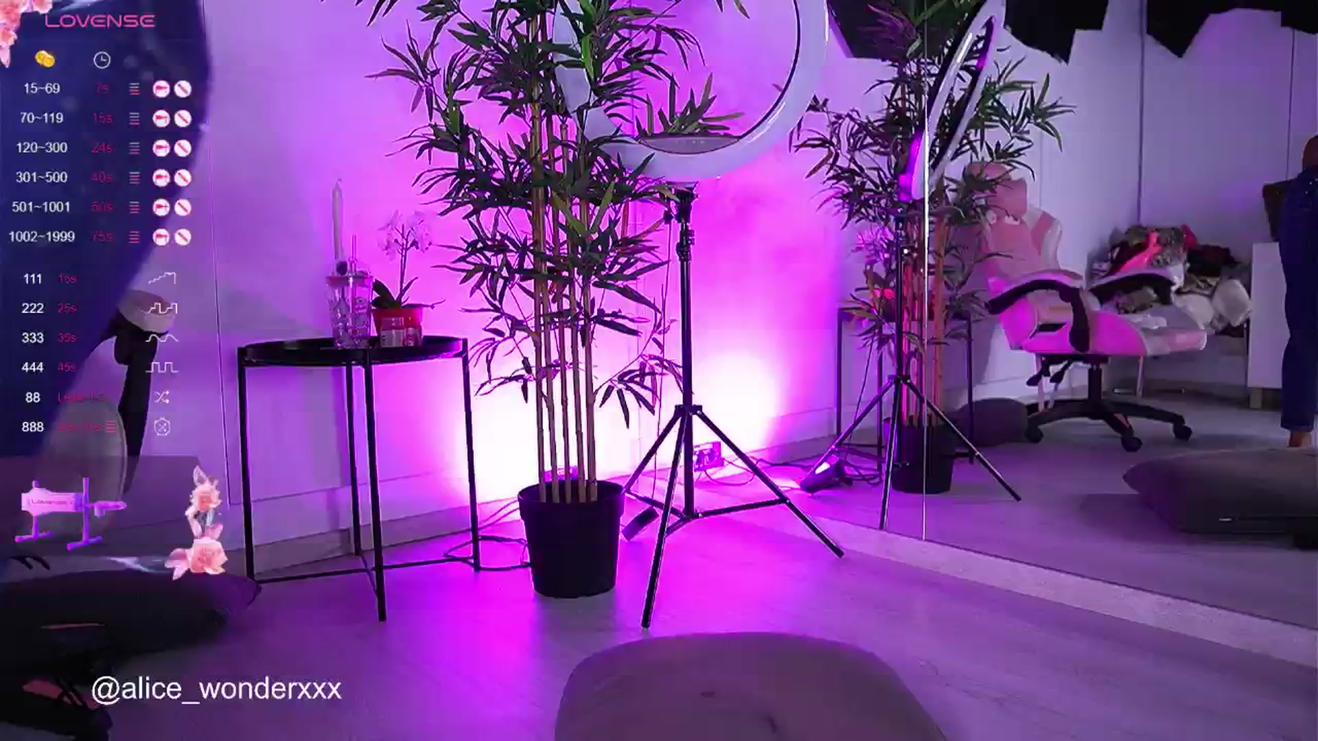 Gallery image thumbnail from VanesaSimon's myfreecams stream on, 02/01/2025, 14:50 image 14 of 20