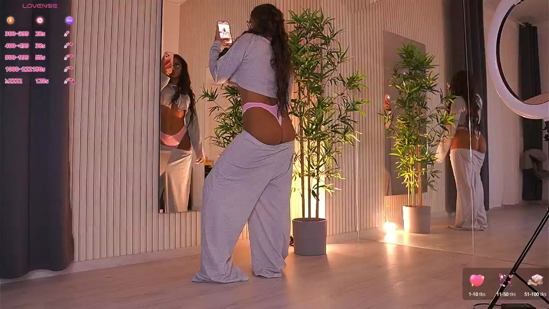 Gallery image thumbnail from VanesaSimon's myfreecams stream on, 02/09/2025, 06:42 image 1 of 20