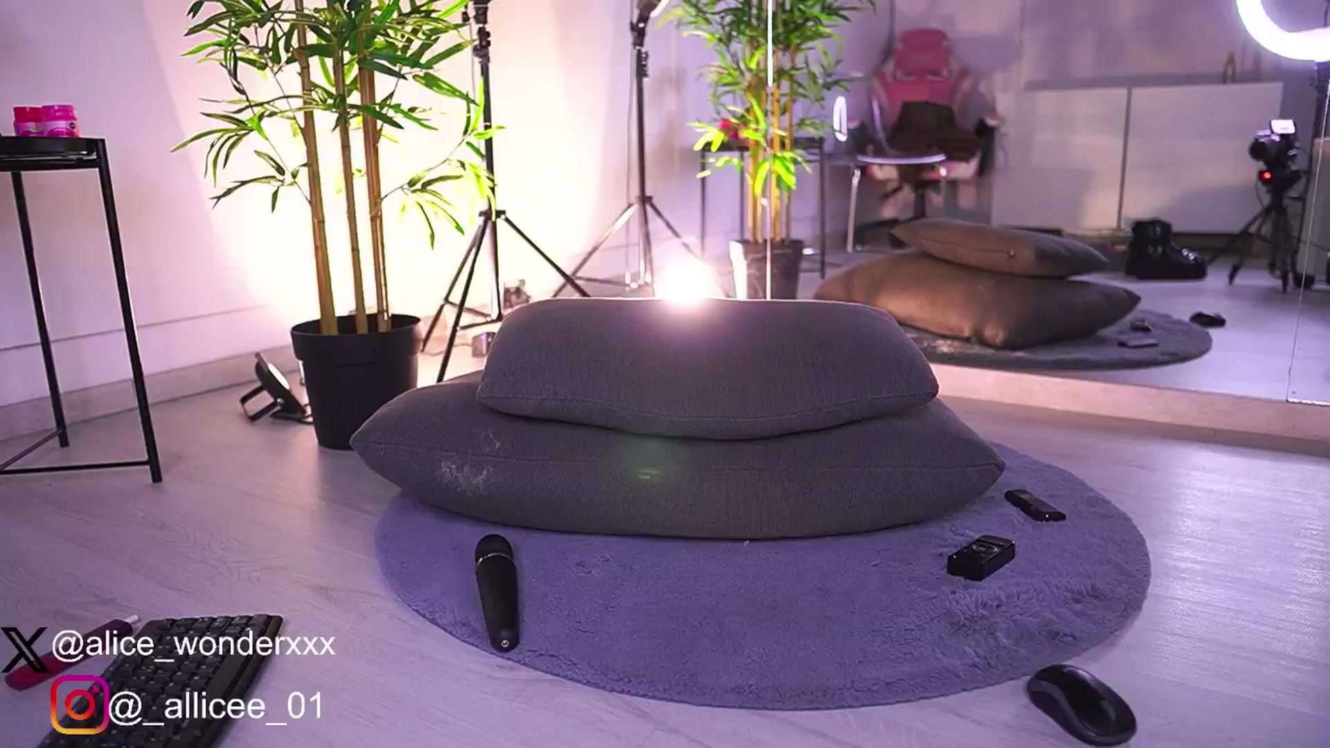 Gallery image thumbnail from VanesaSimon's myfreecams stream on, 02/13/2025, 11:20 image 12 of 20