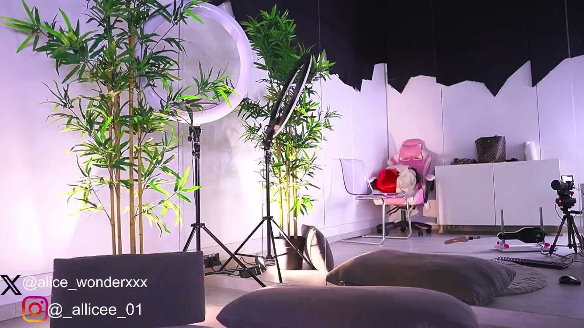 Gallery image thumbnail from VanesaSimon's myfreecams stream on, 02/16/2025, 11:29 image 20 of 20